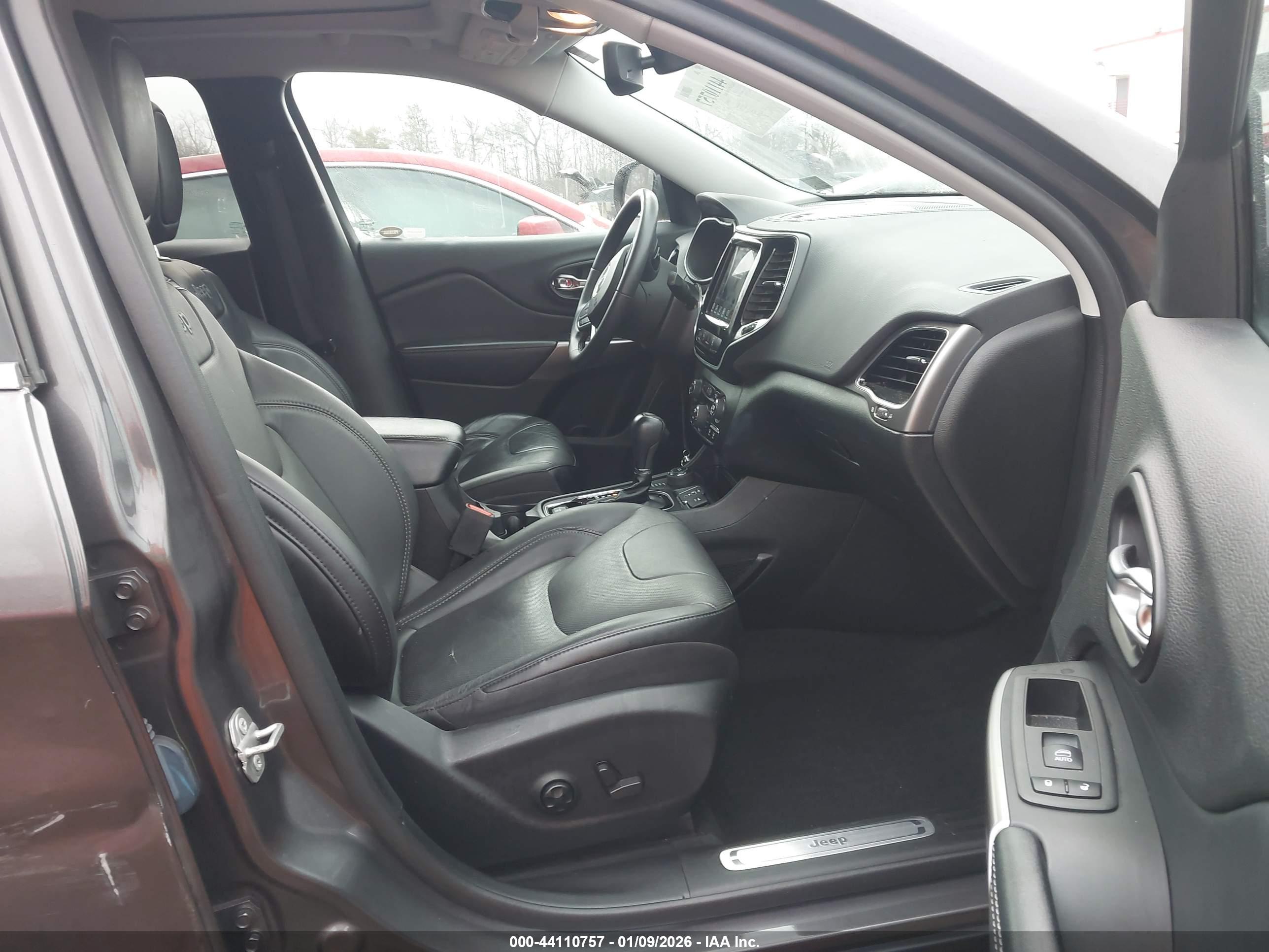 JEEP CHEROKEE image 5
