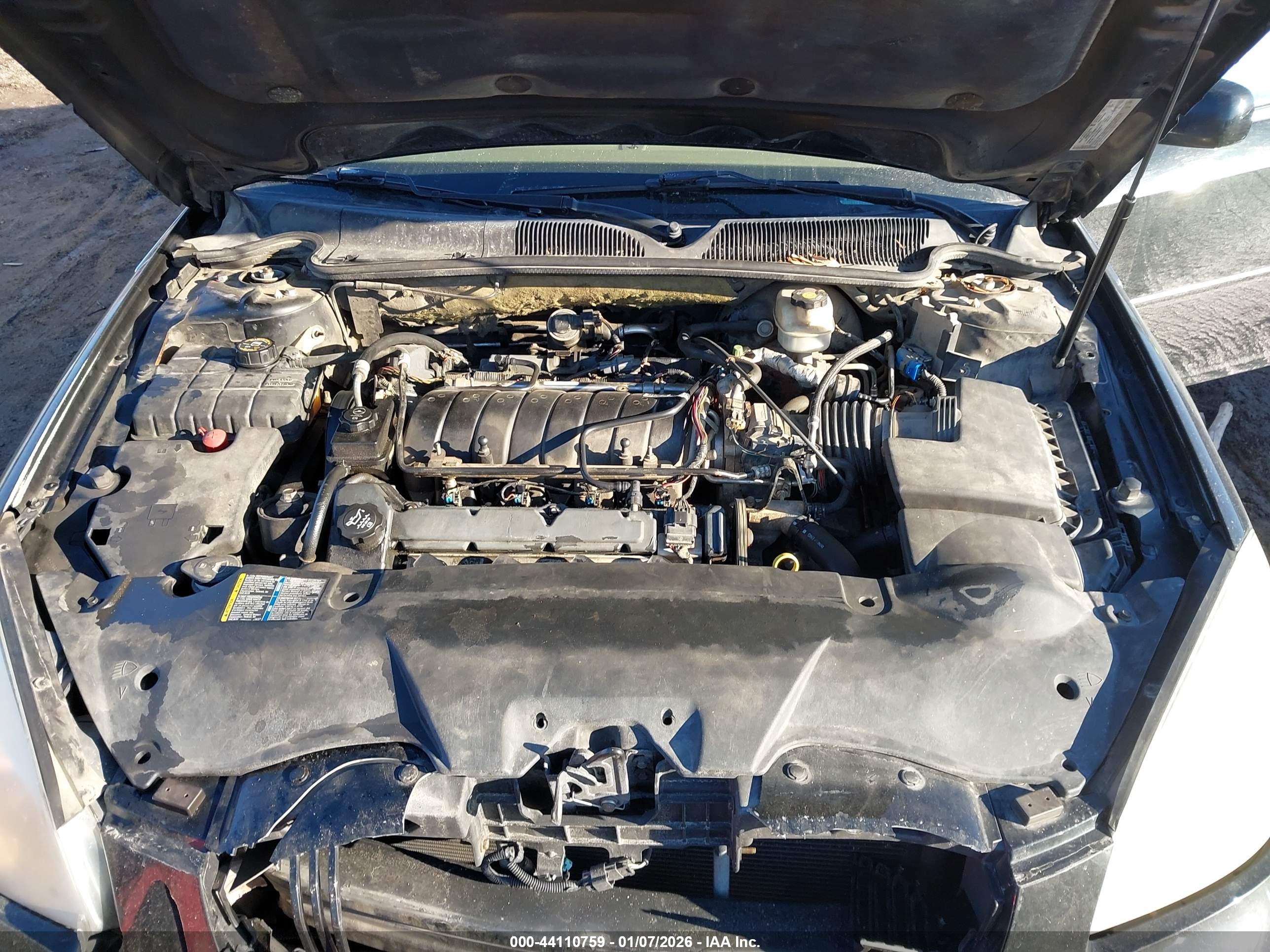 BUICK LUCERNE image 10