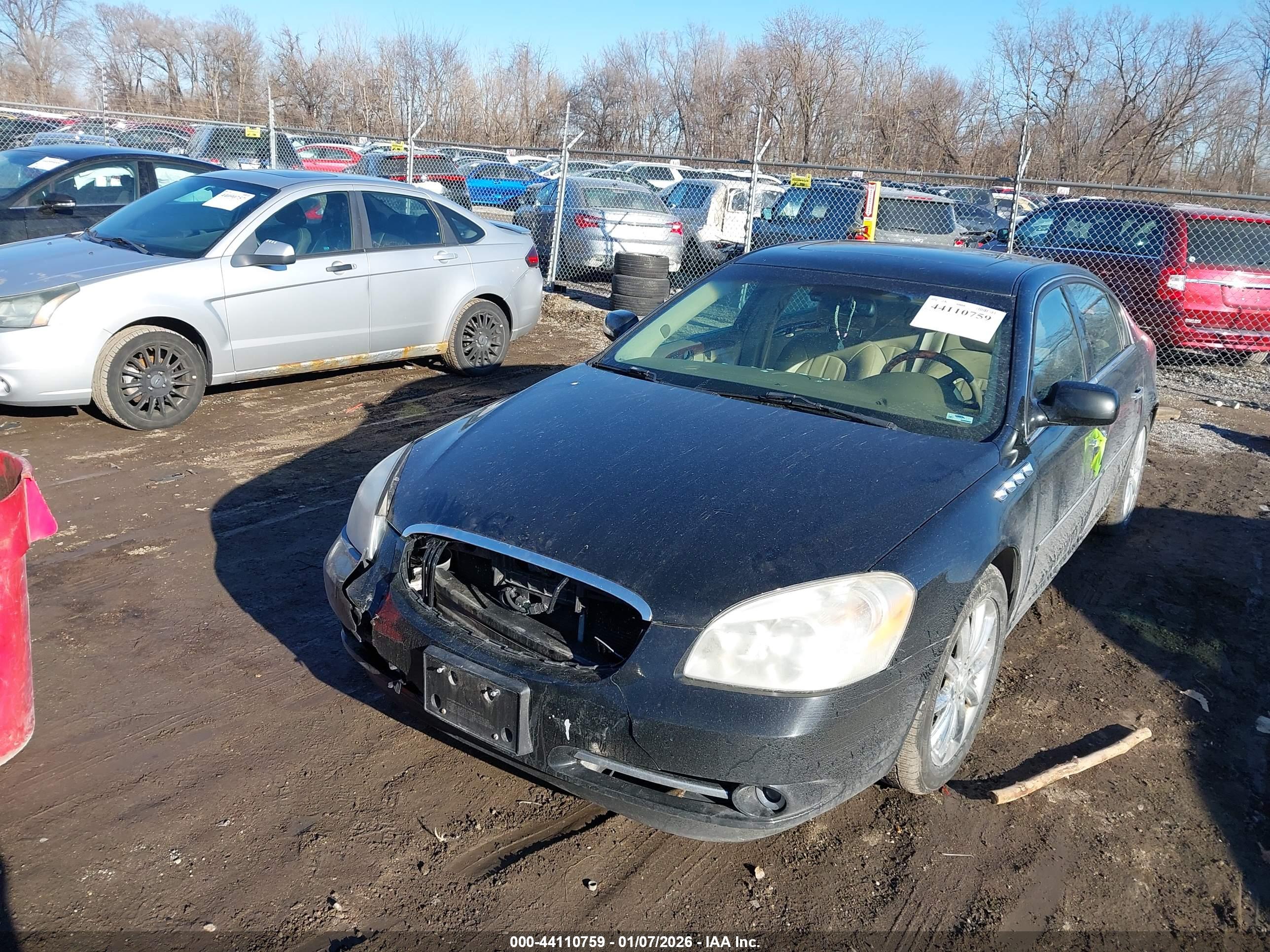 BUICK LUCERNE image 2
