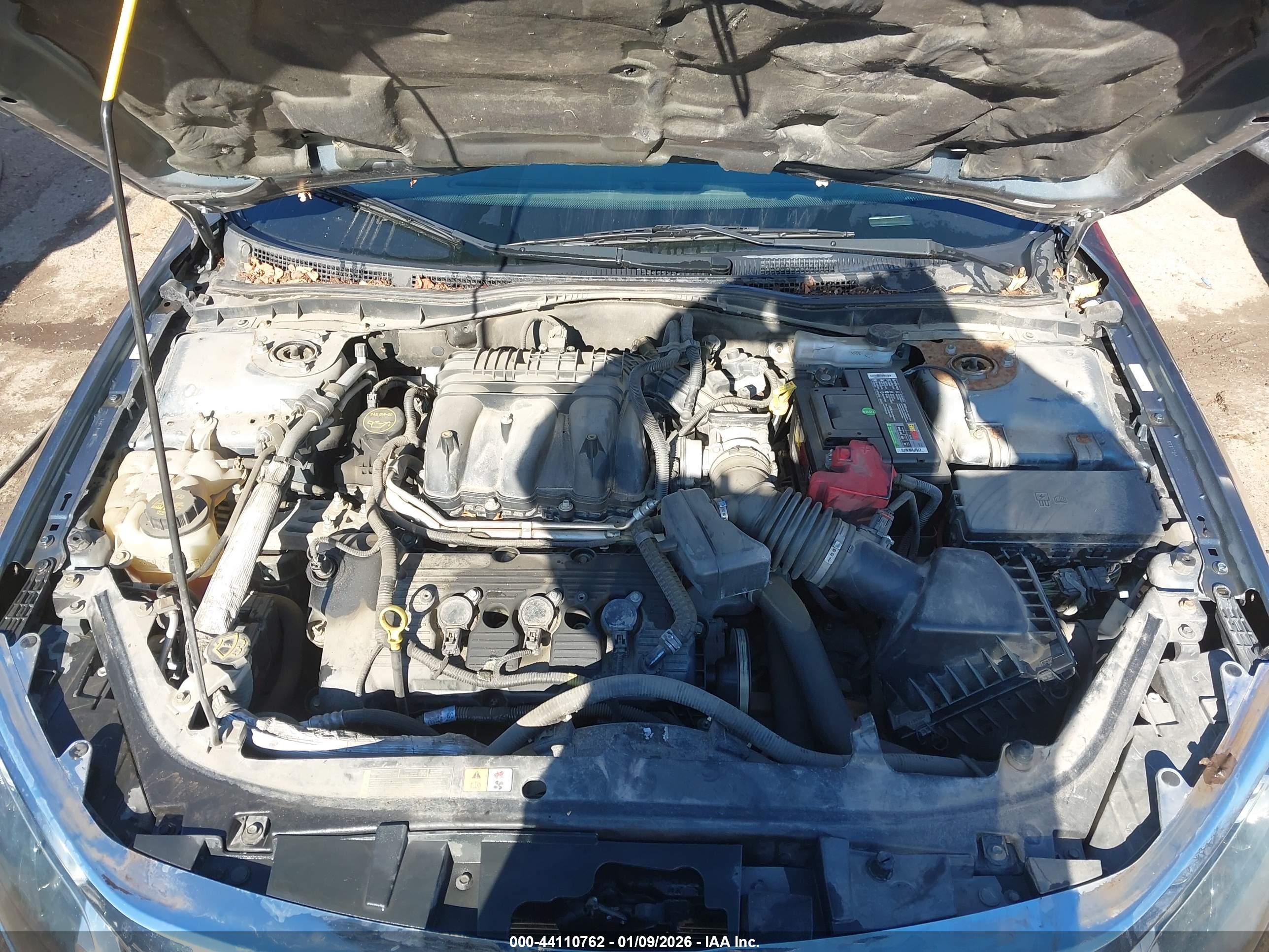 FORD FUSION image 10