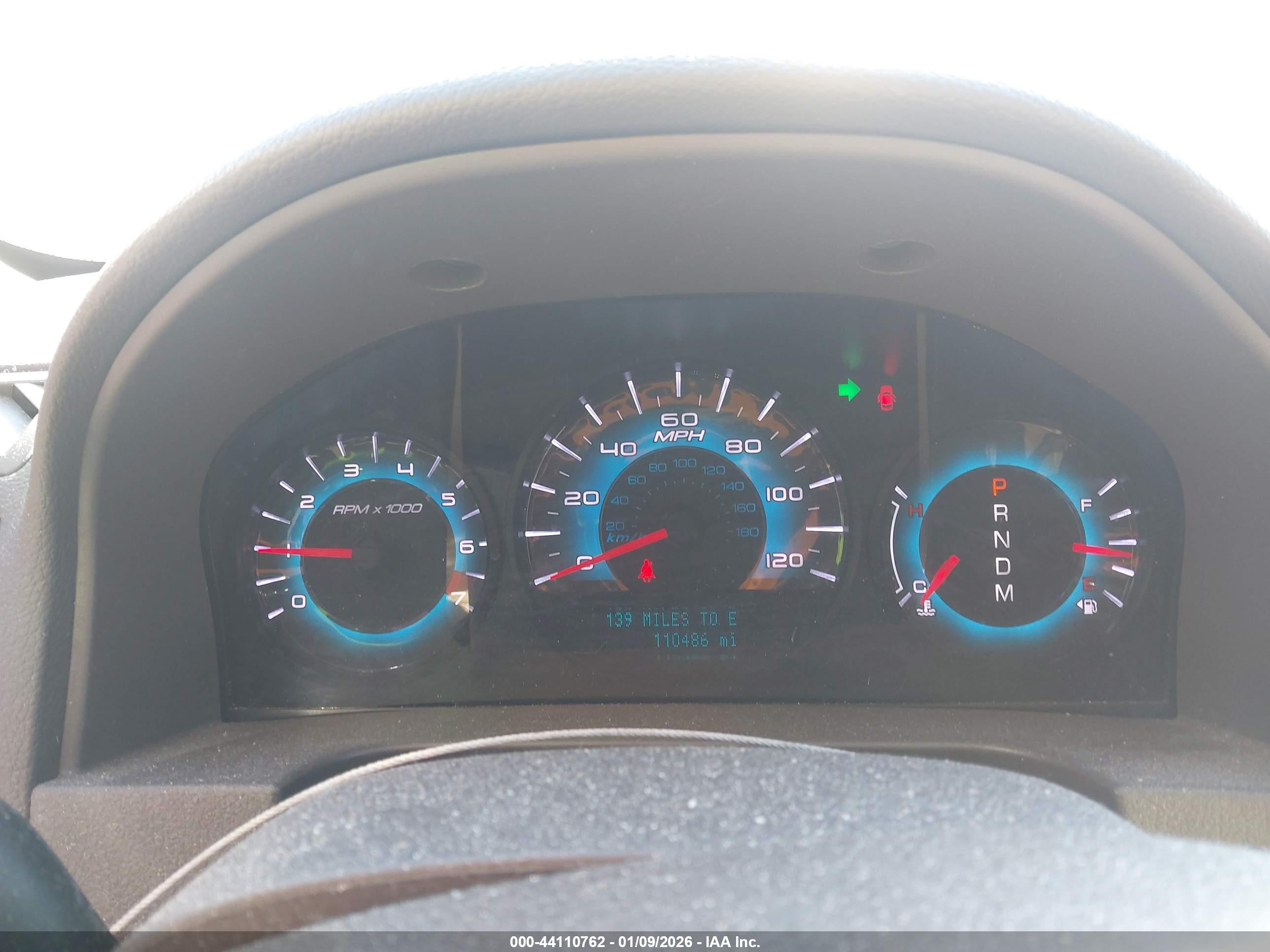 FORD FUSION image 7