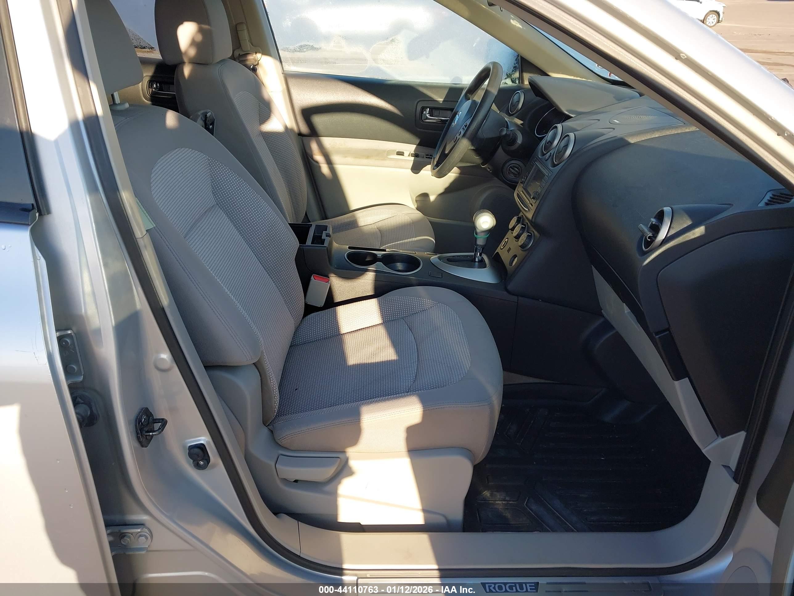 NISSAN ROGUE image 5