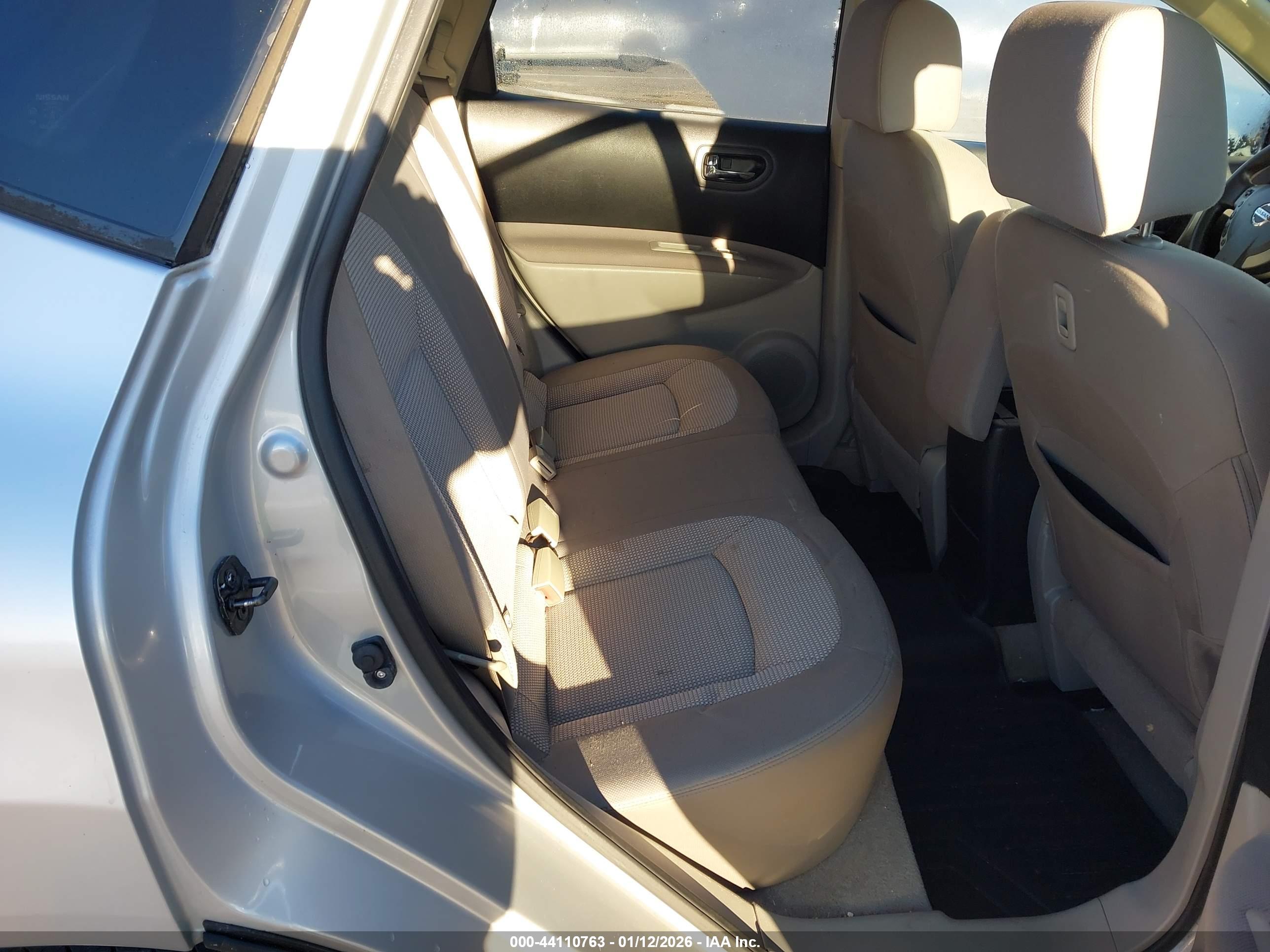 NISSAN ROGUE image 8