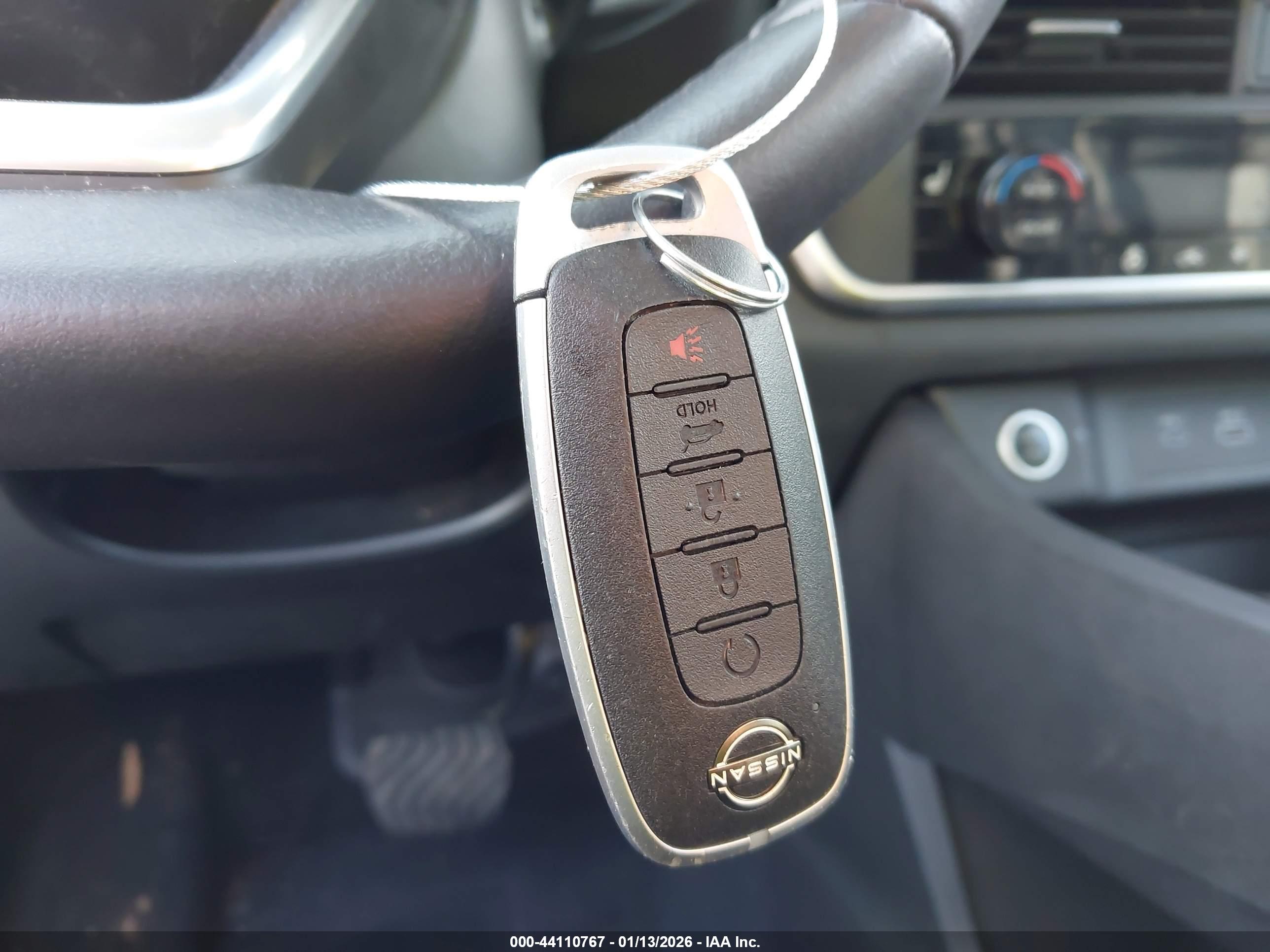 NISSAN ROGUE image 11
