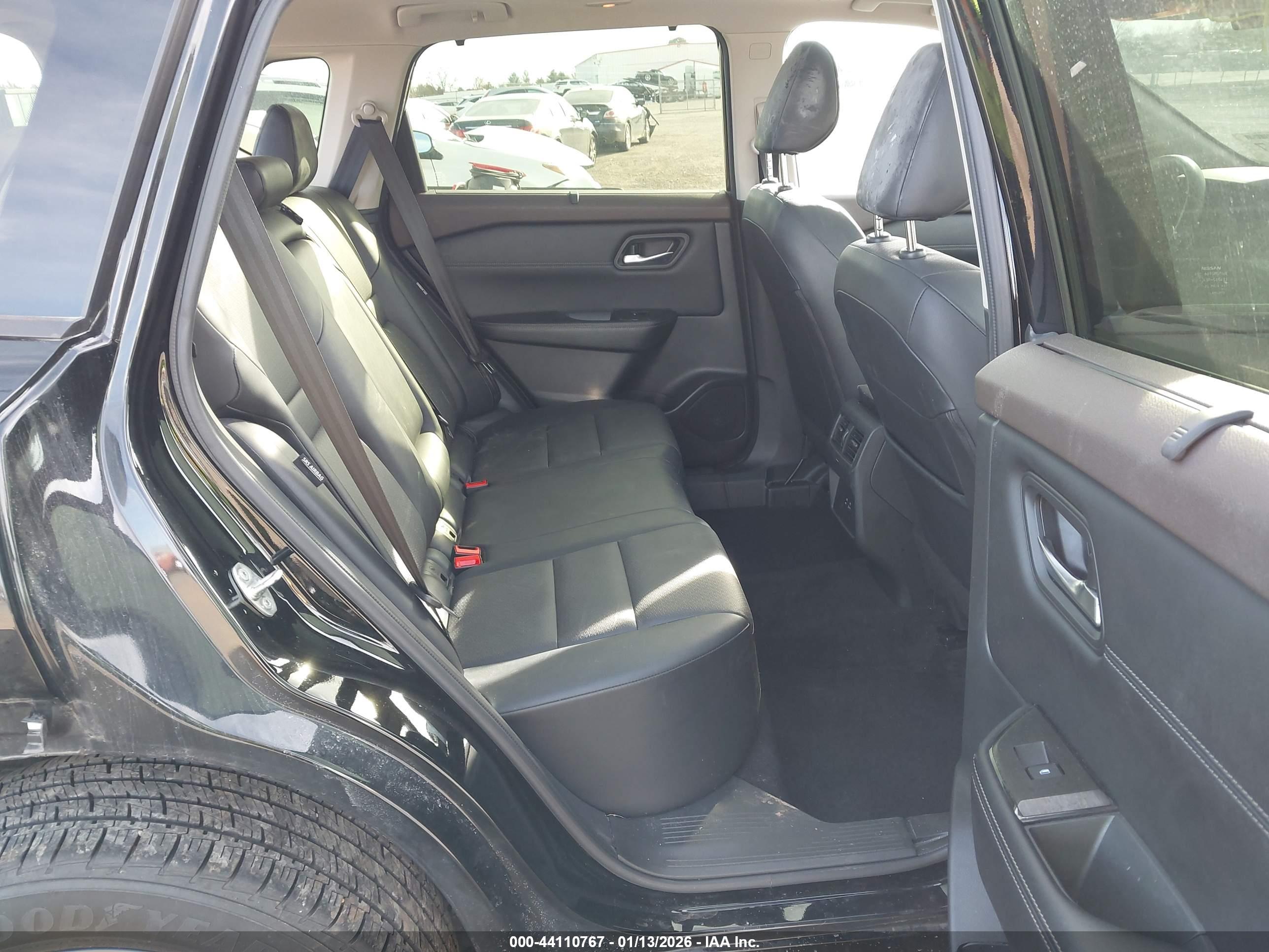 NISSAN ROGUE image 8