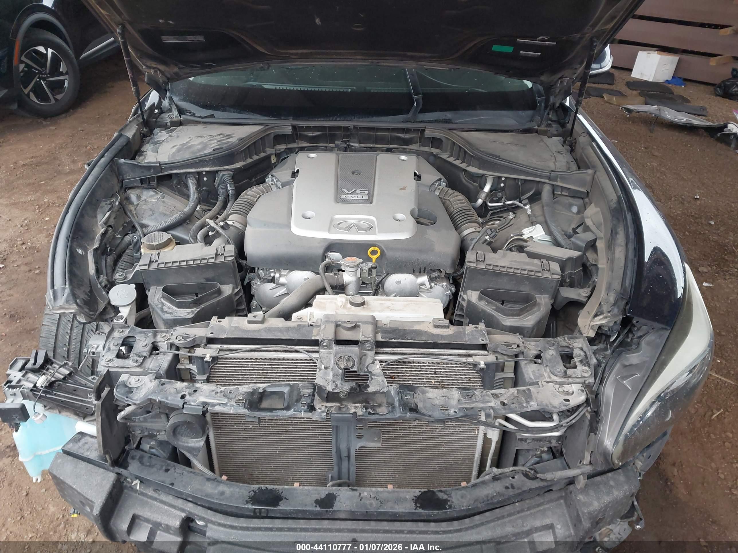 INFINITI Q70L image 10