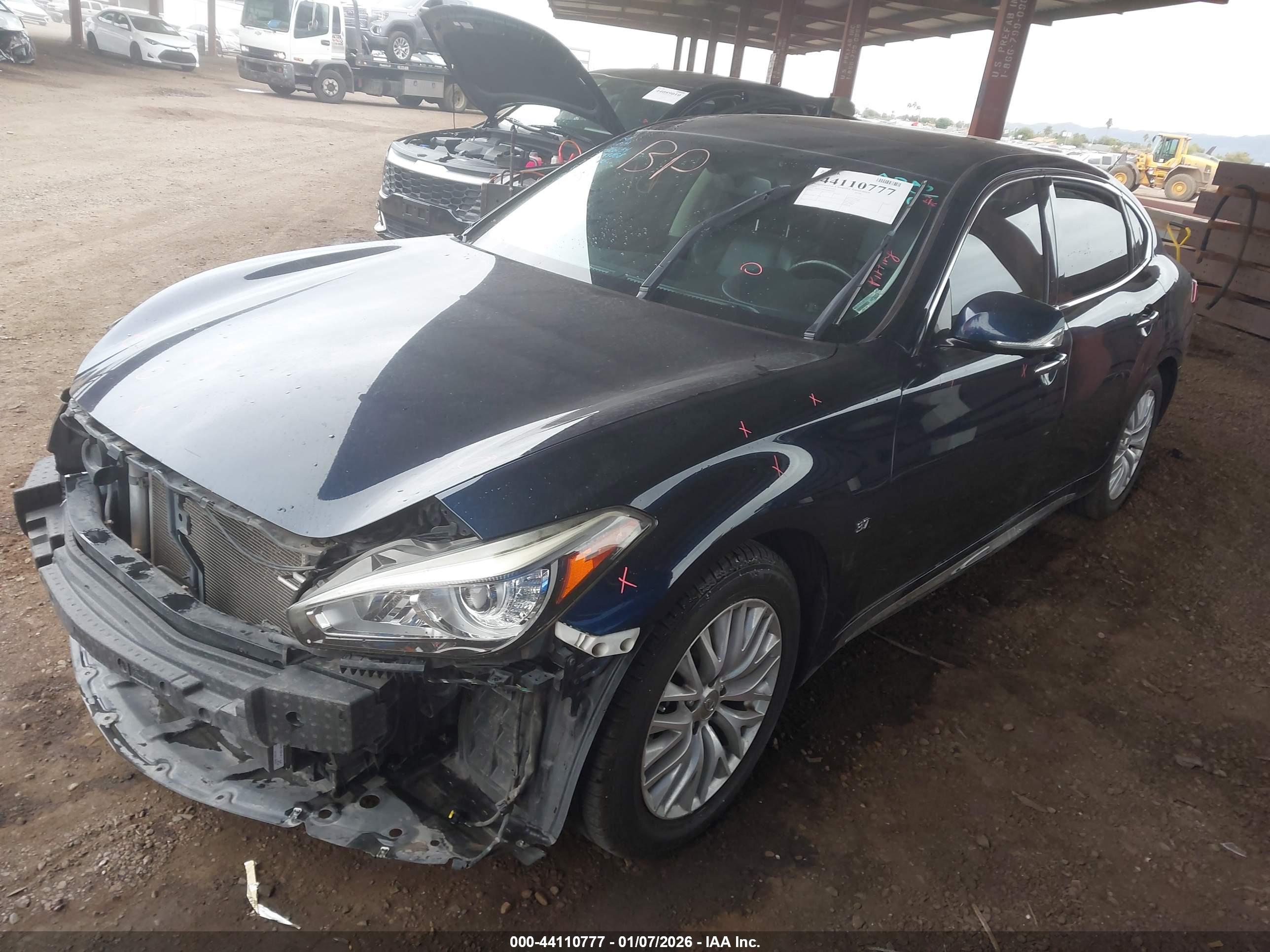 INFINITI Q70L image 2