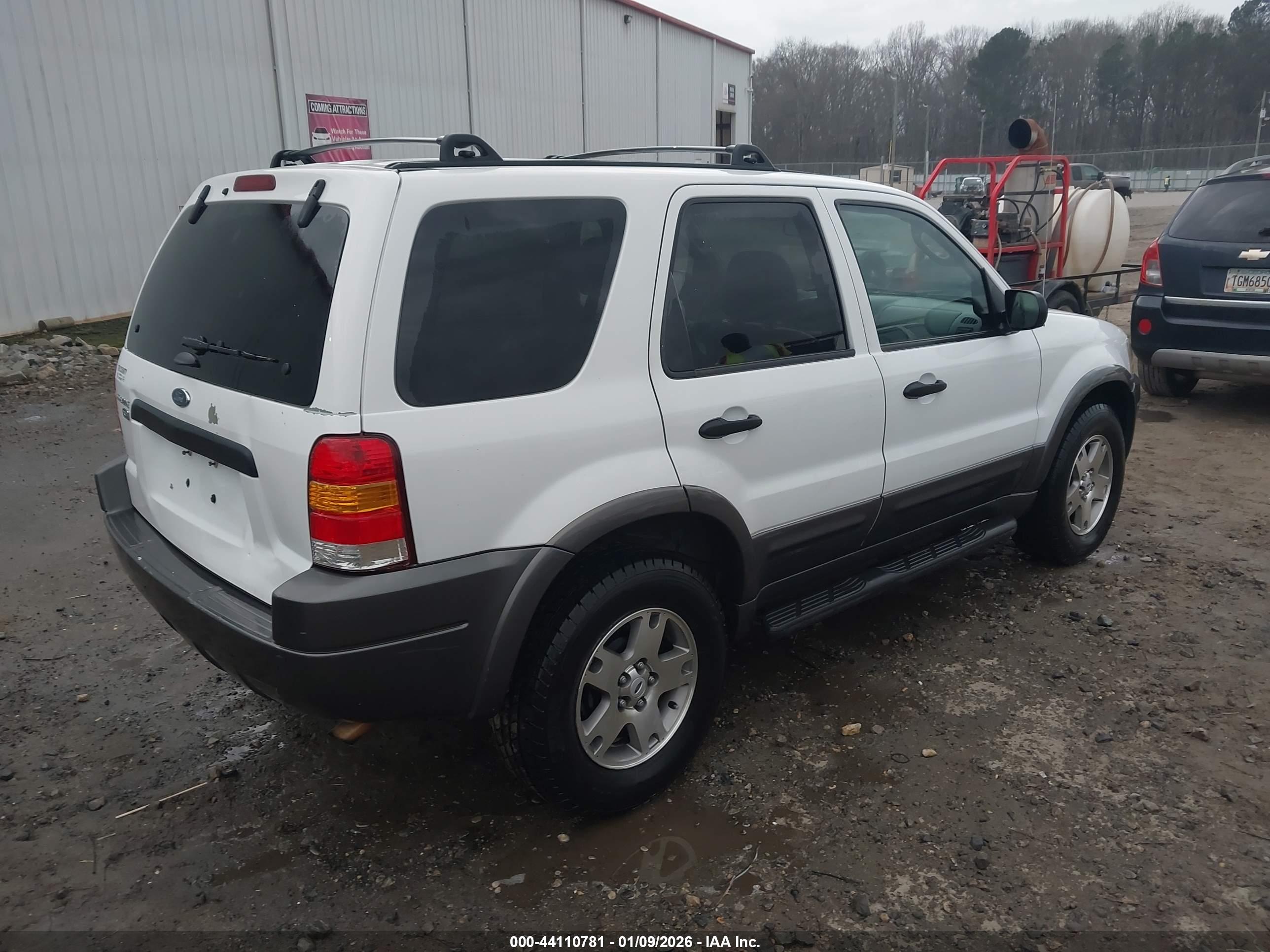 FORD ESCAPE image 4