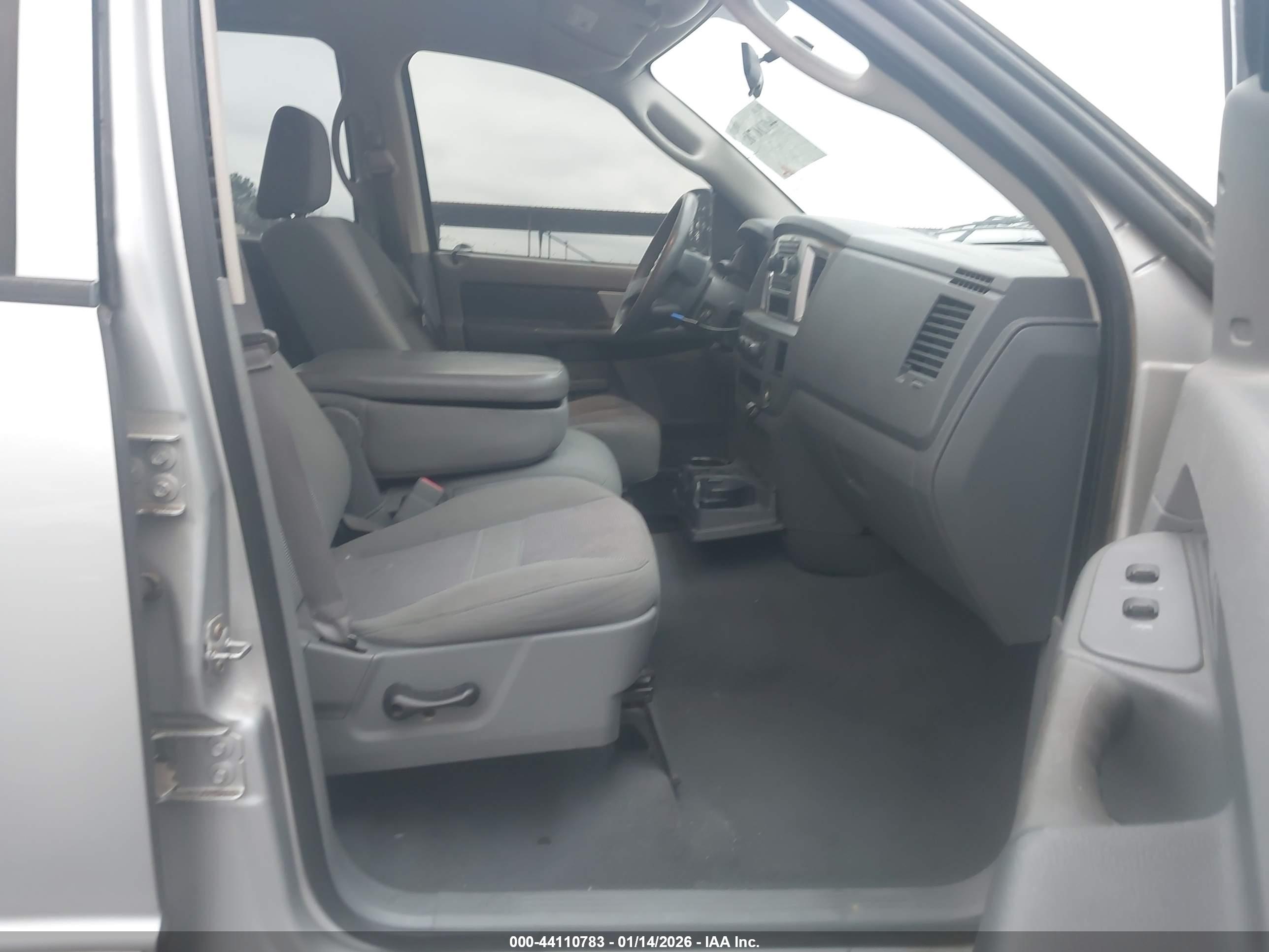 DODGE RAM image 5