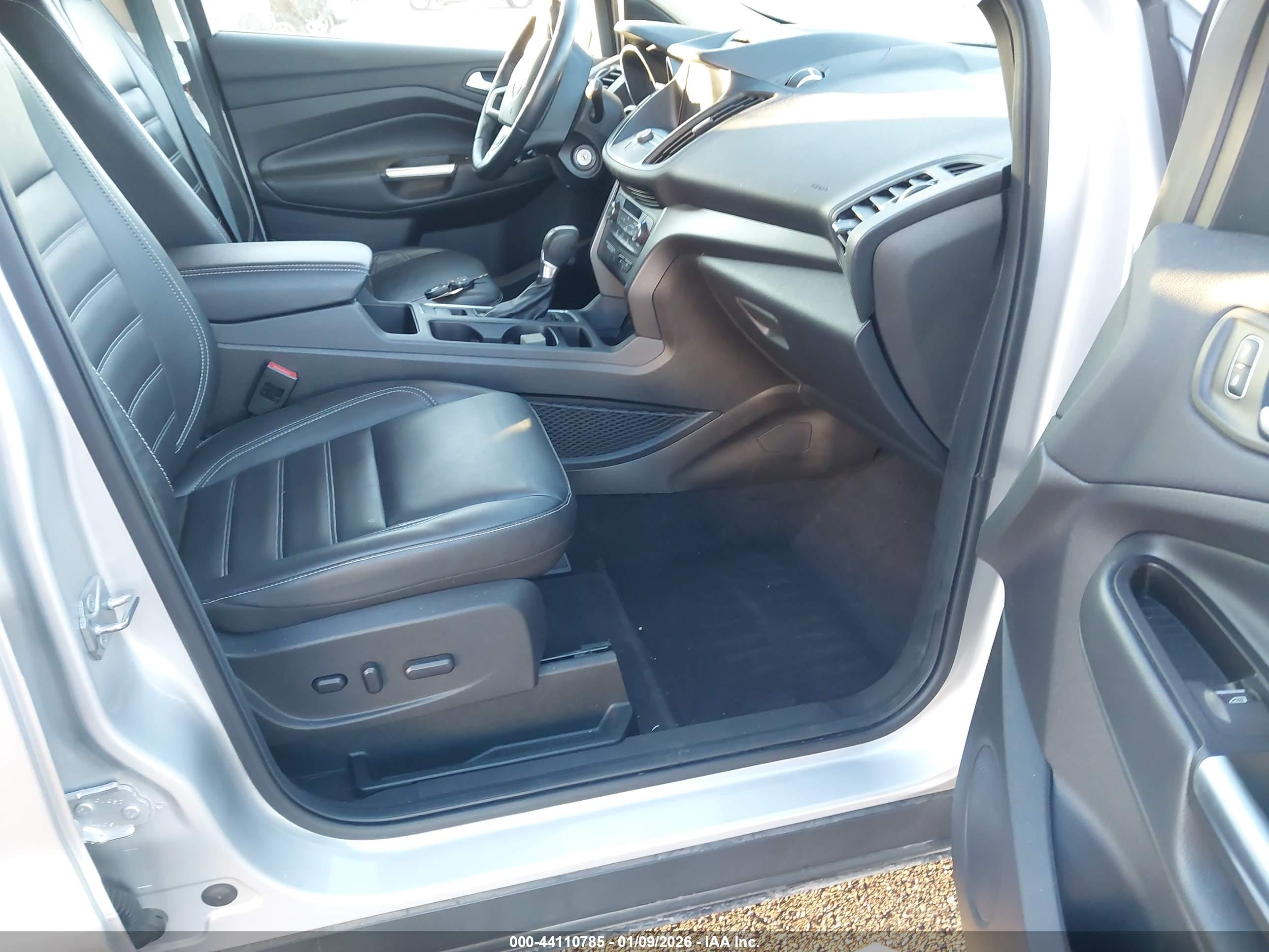 FORD ESCAPE image 5