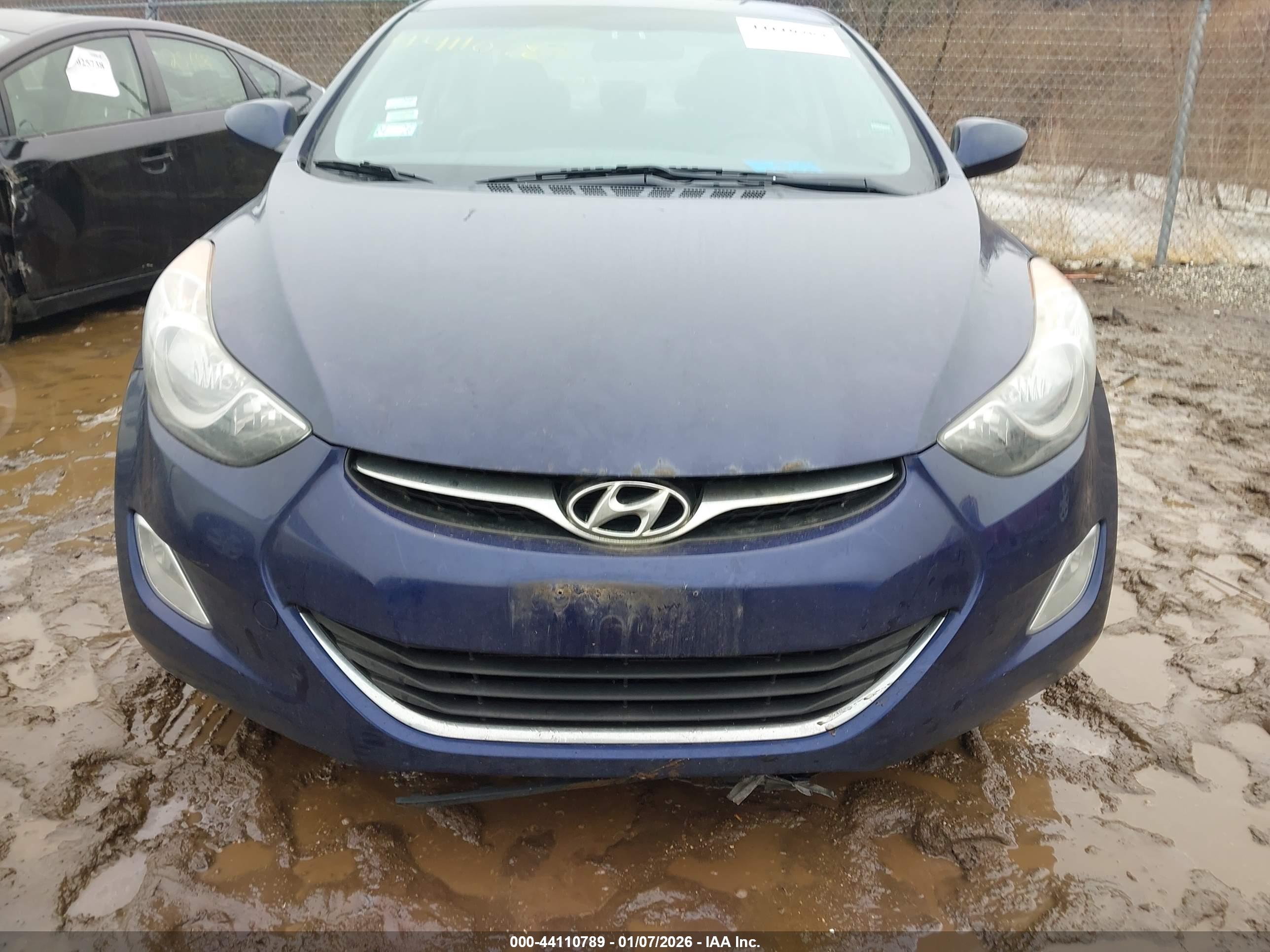 HYUNDAI ELANTRA image 6