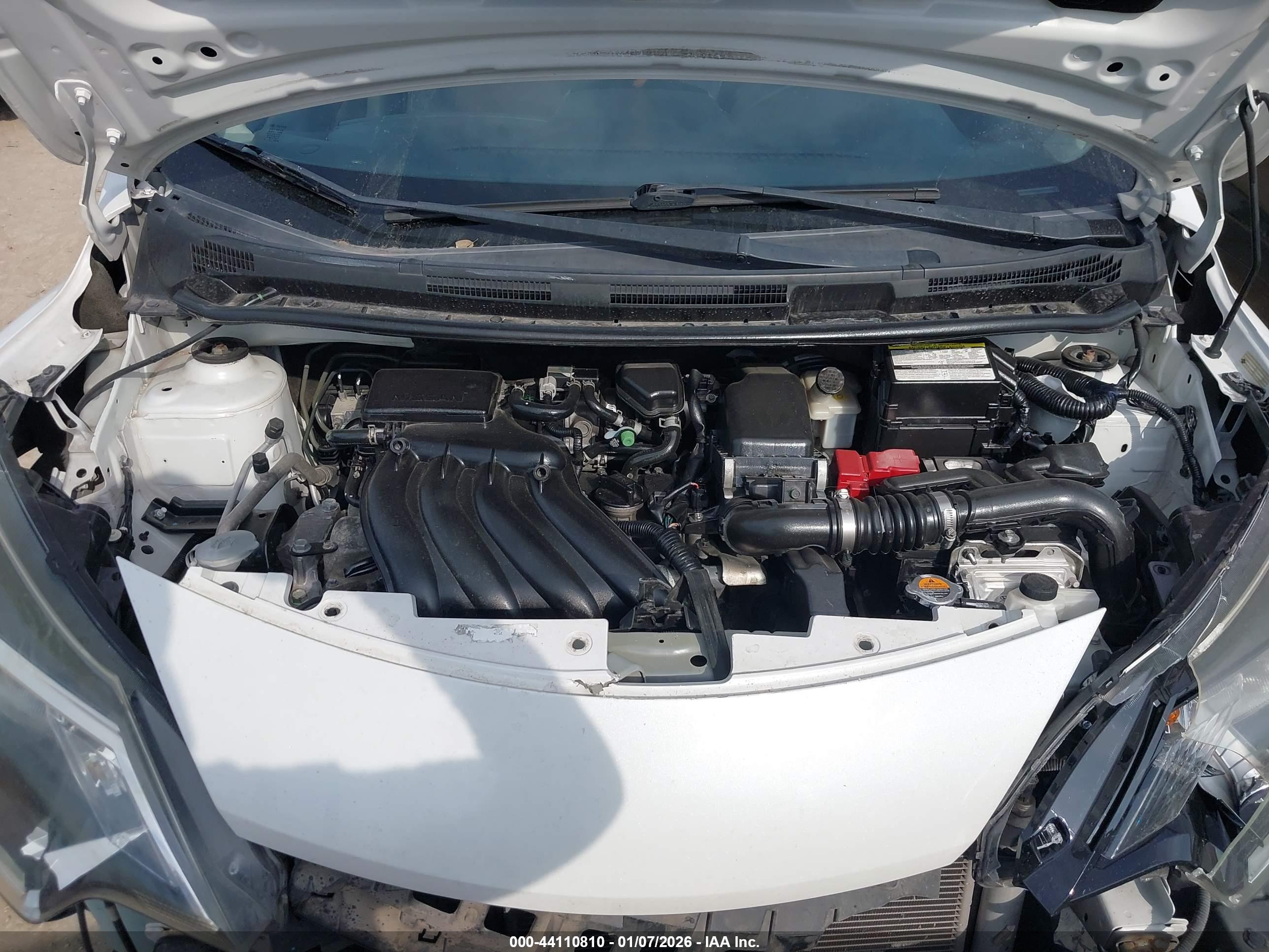 NISSAN VERSA image 10