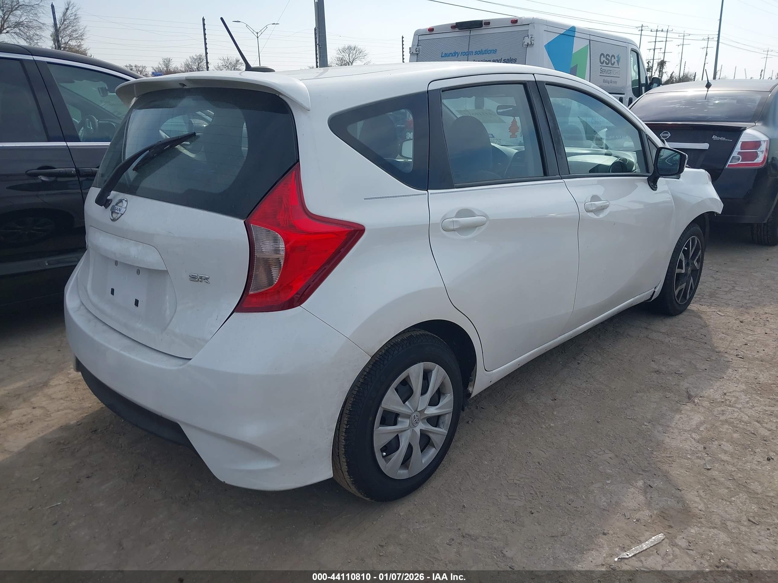 NISSAN VERSA image 4
