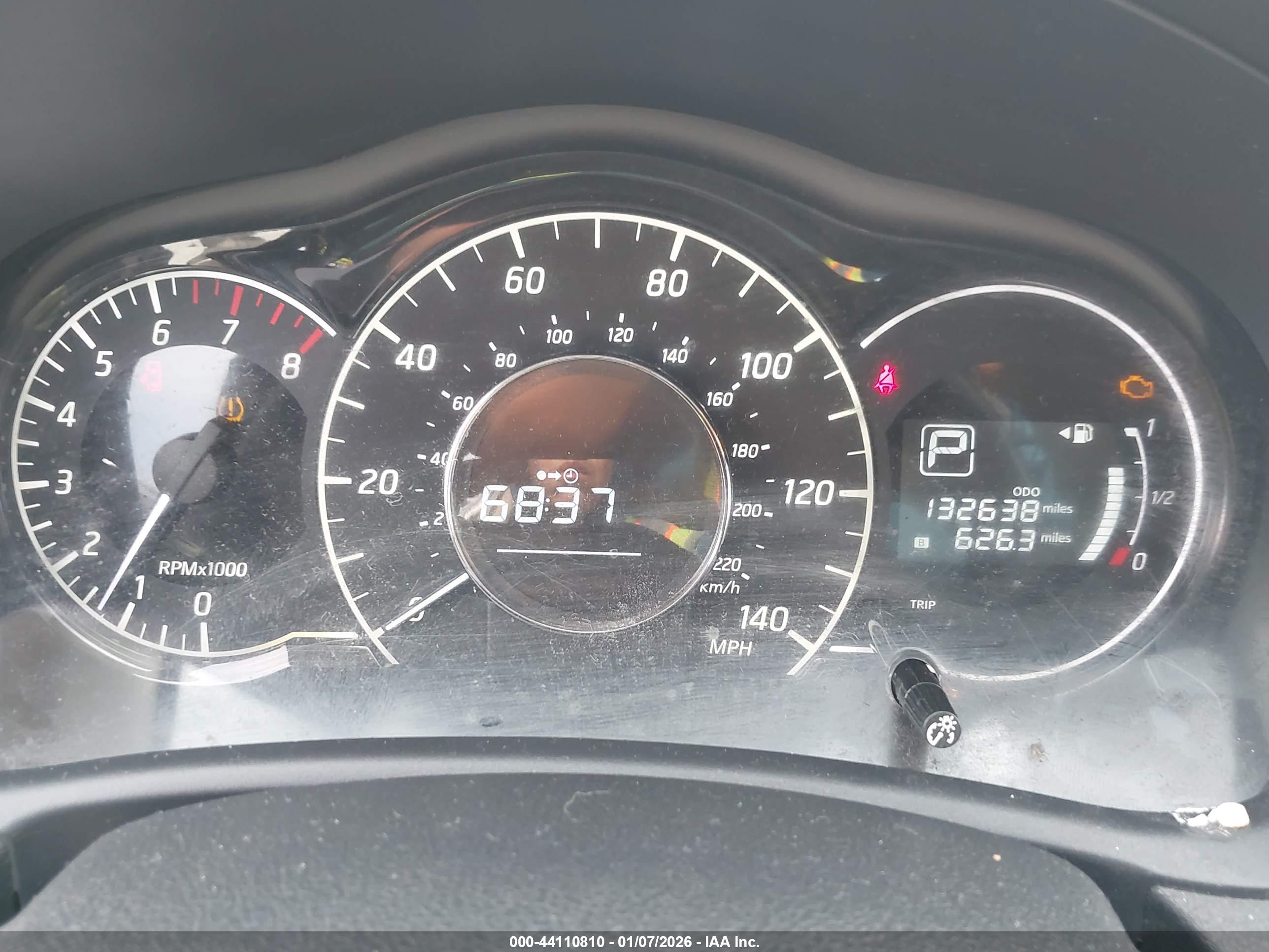 NISSAN VERSA image 7