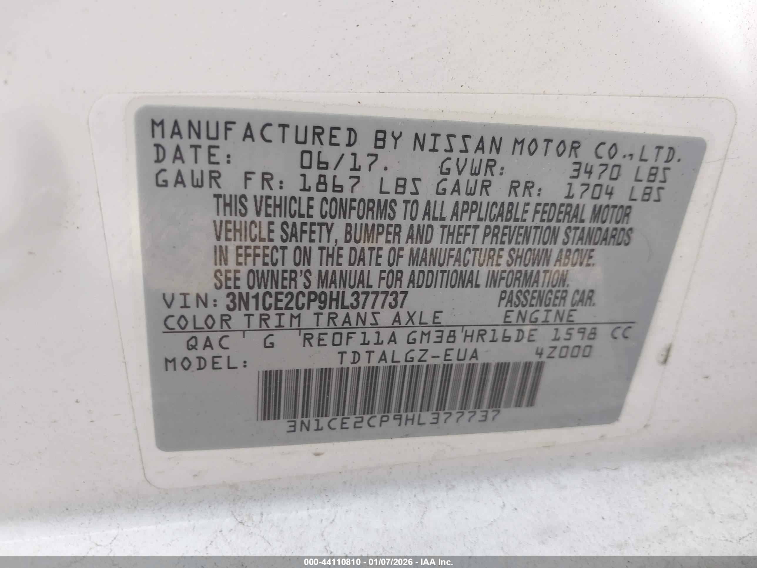 NISSAN VERSA image 9