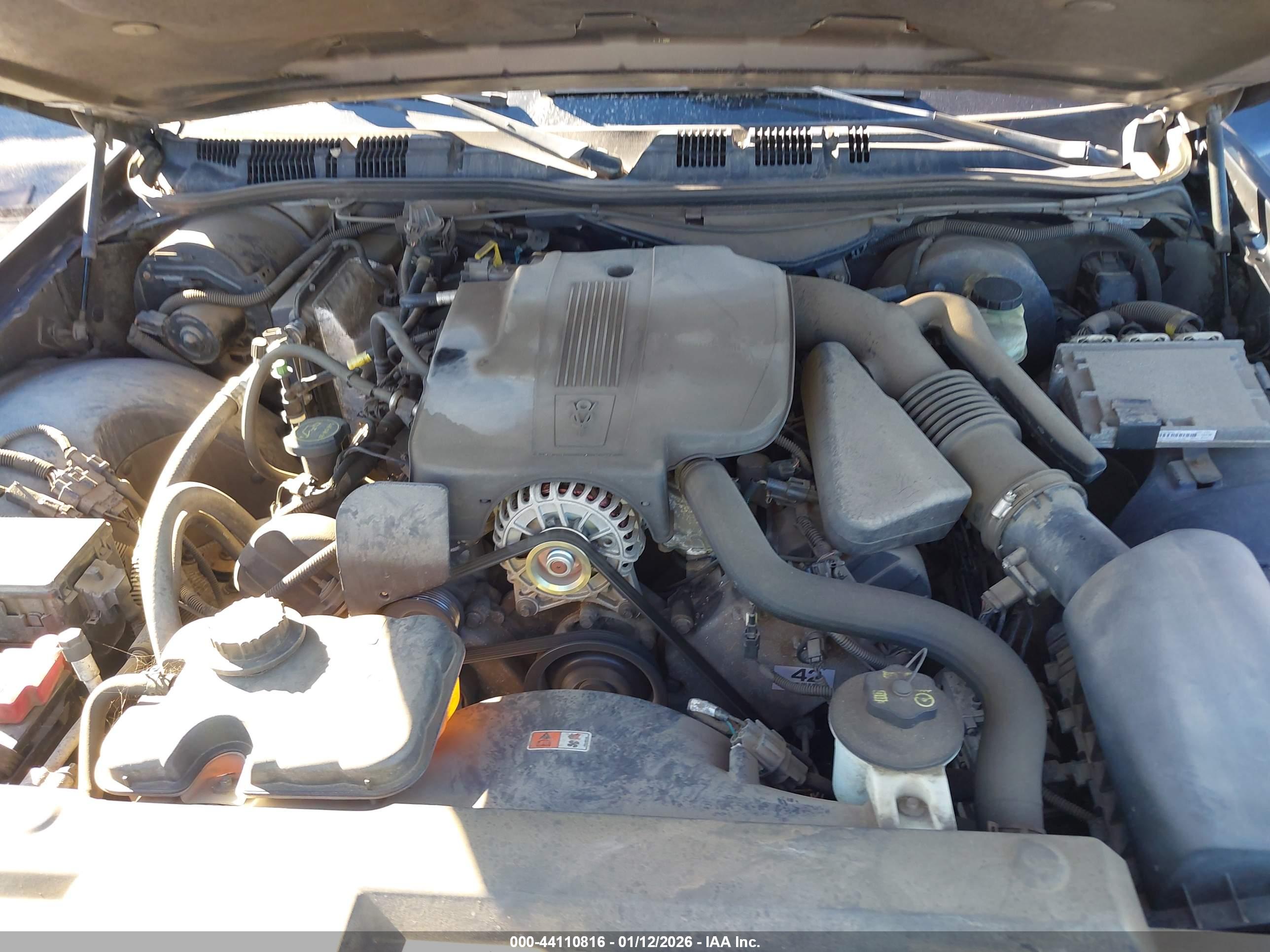 FORD CROWN image 10