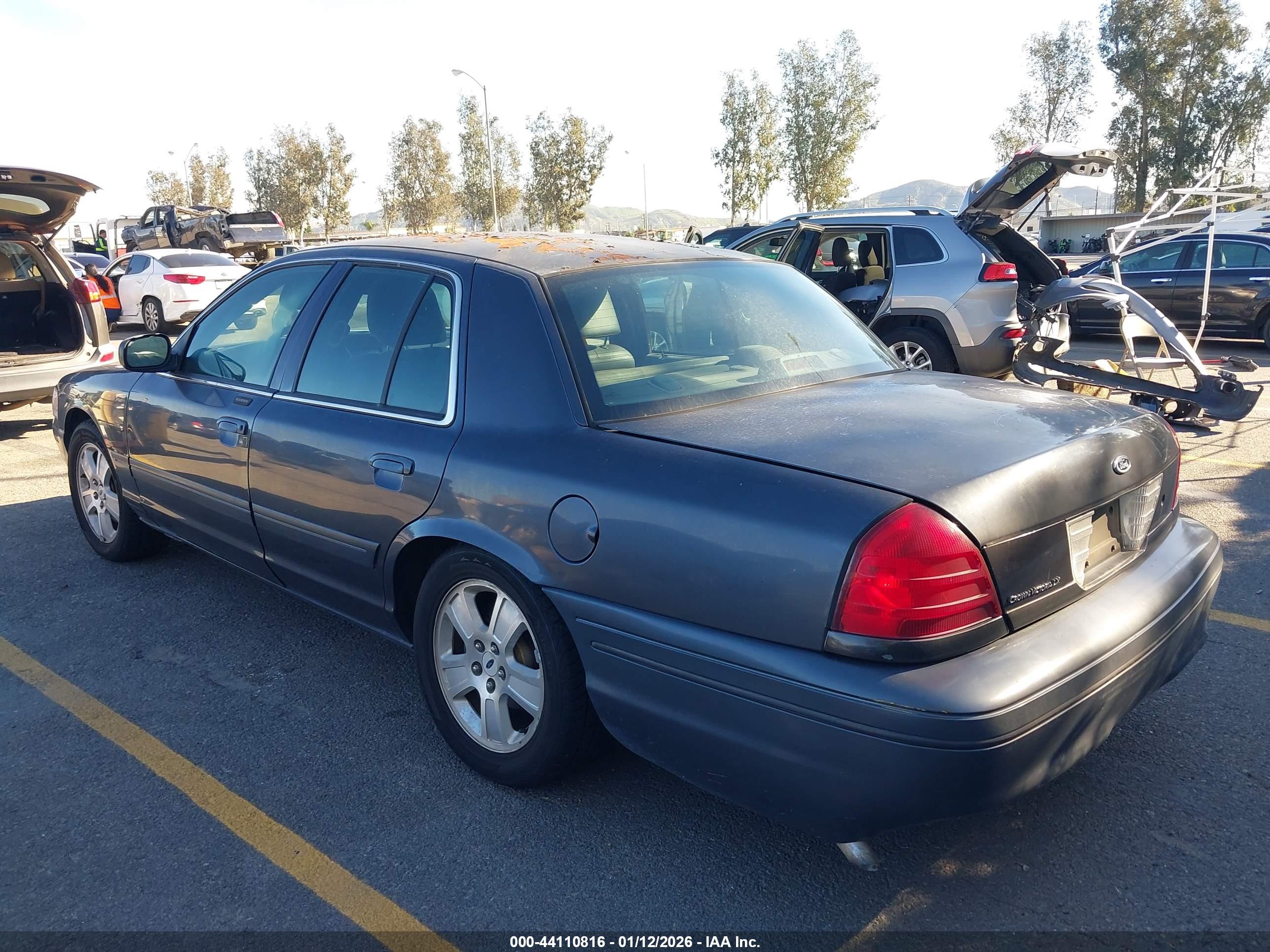 FORD CROWN image 3