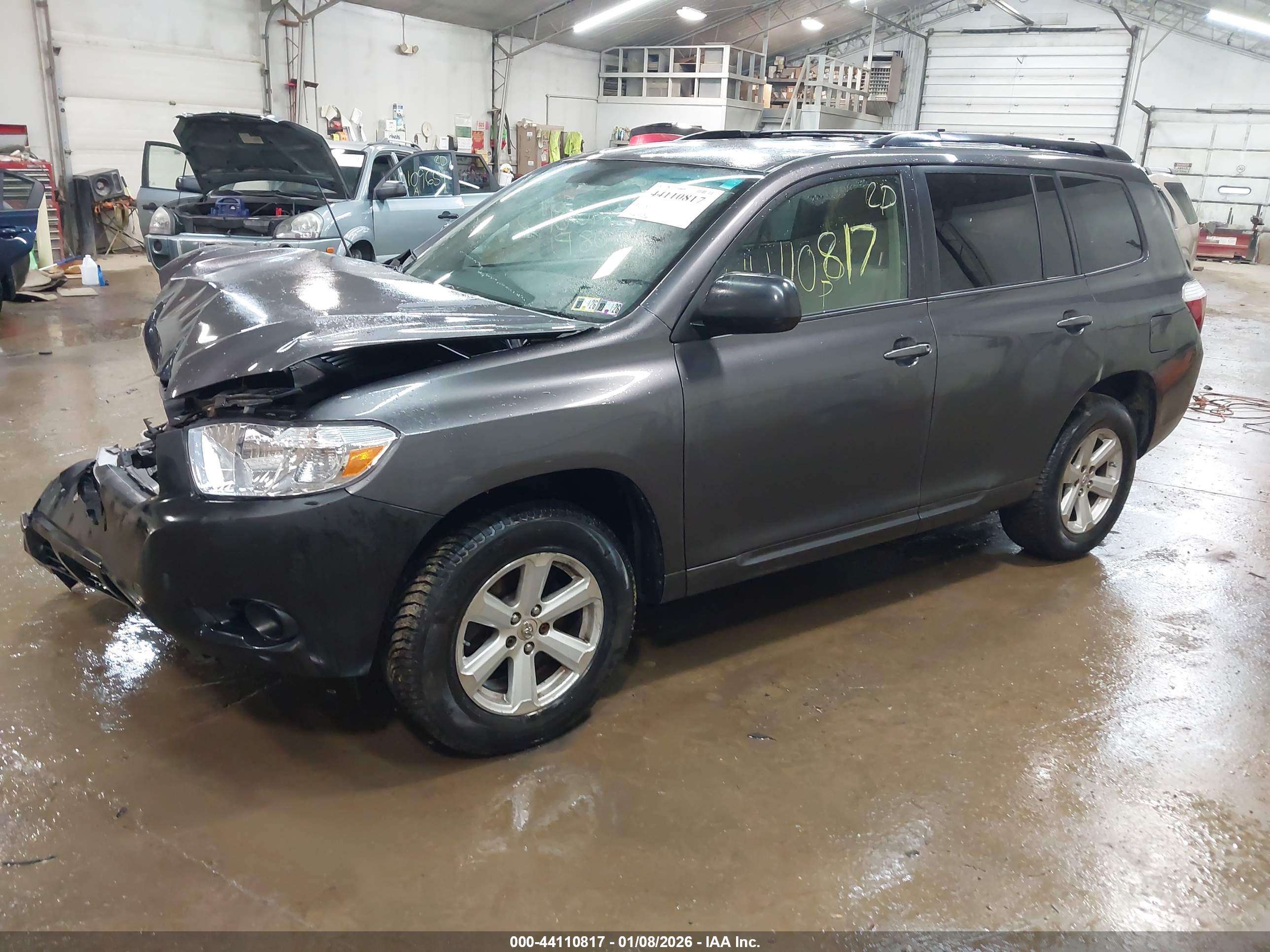 TOYOTA HIGHLANDER image 2