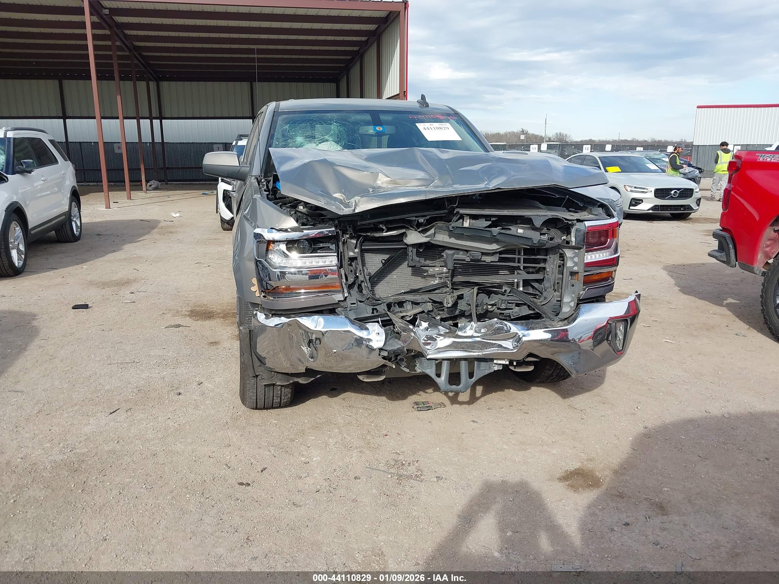 CHEVROLET SILVERADO image 6