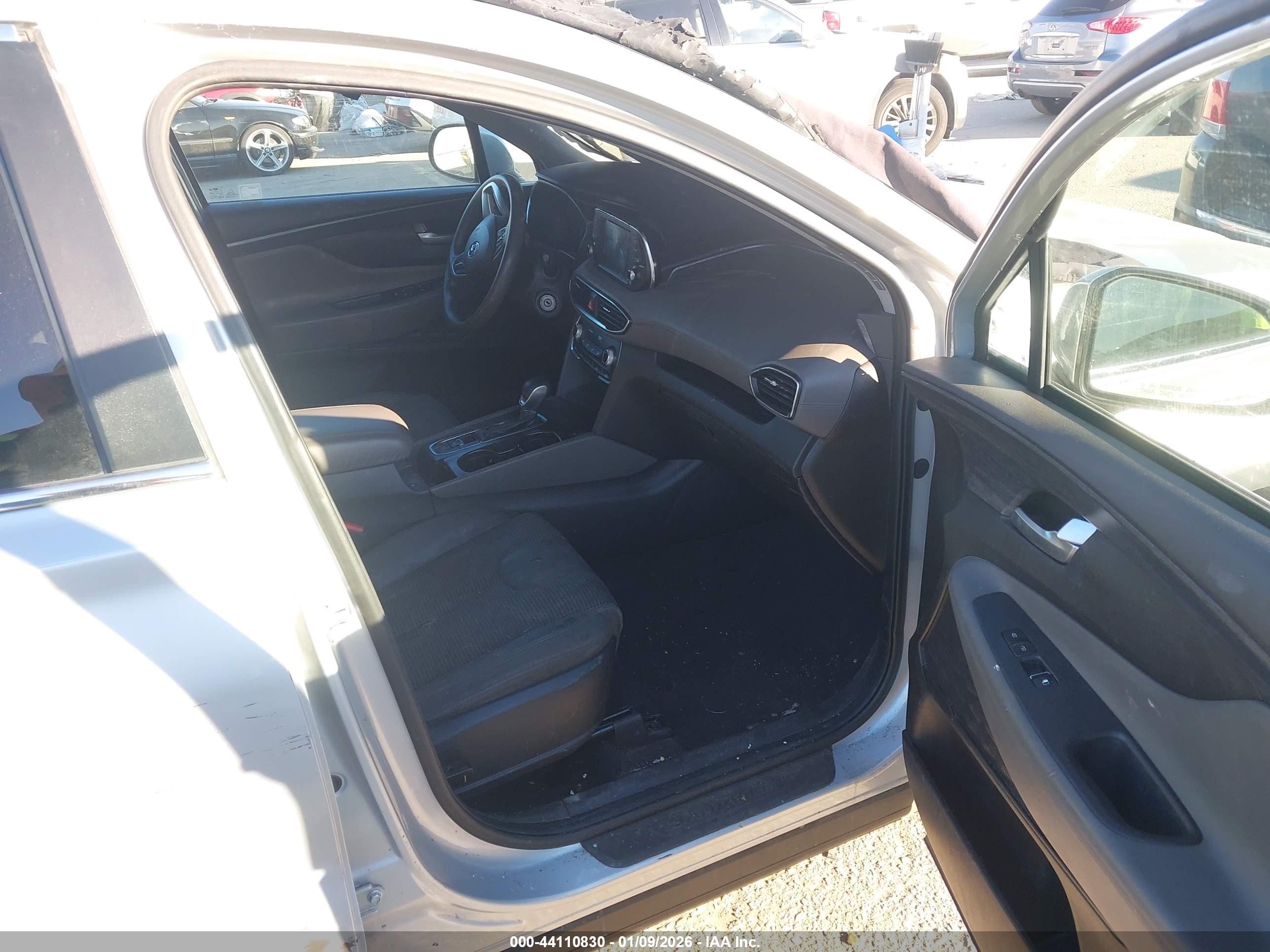 HYUNDAI SANTA image 5