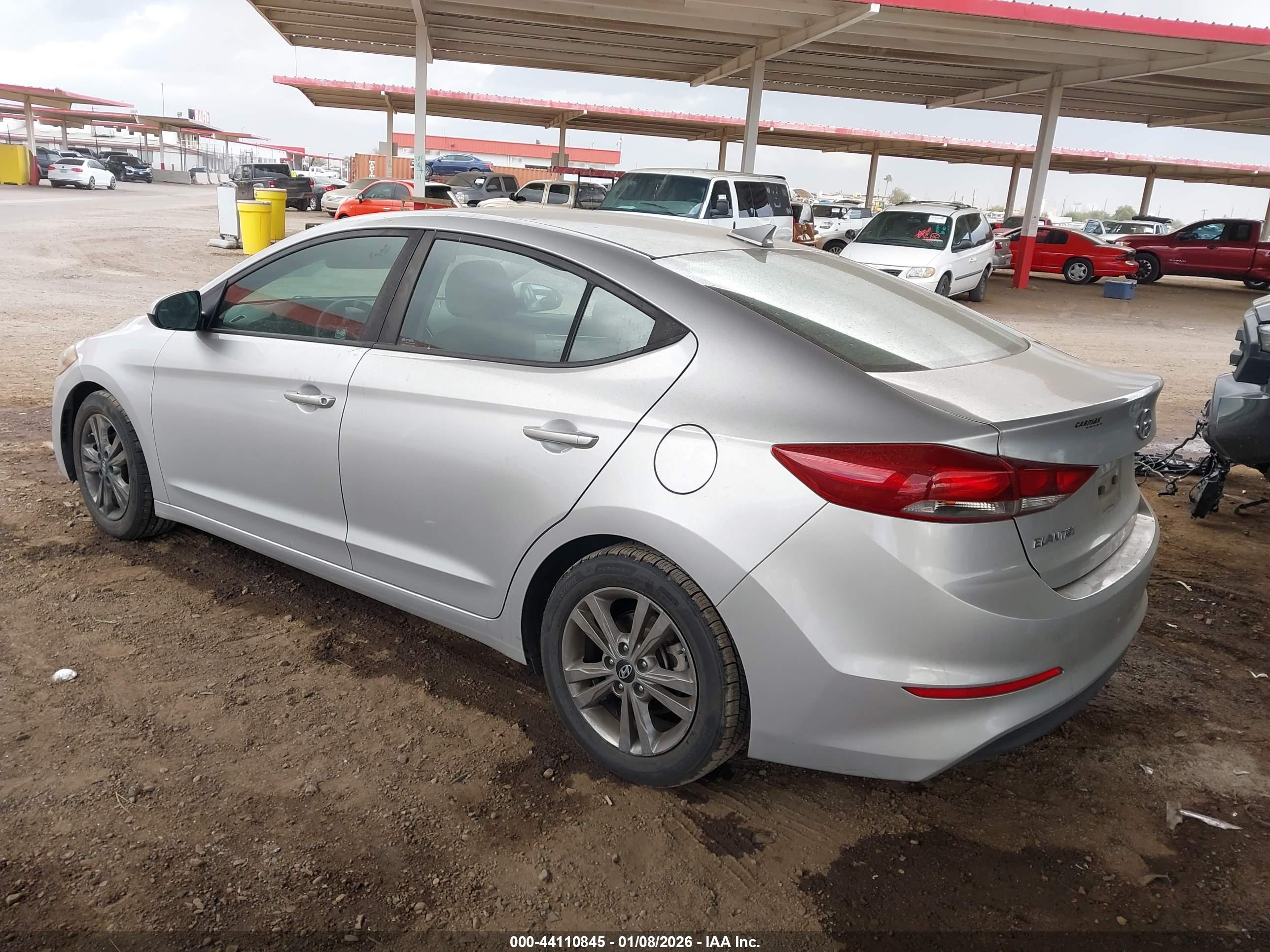 HYUNDAI ELANTRA image 3