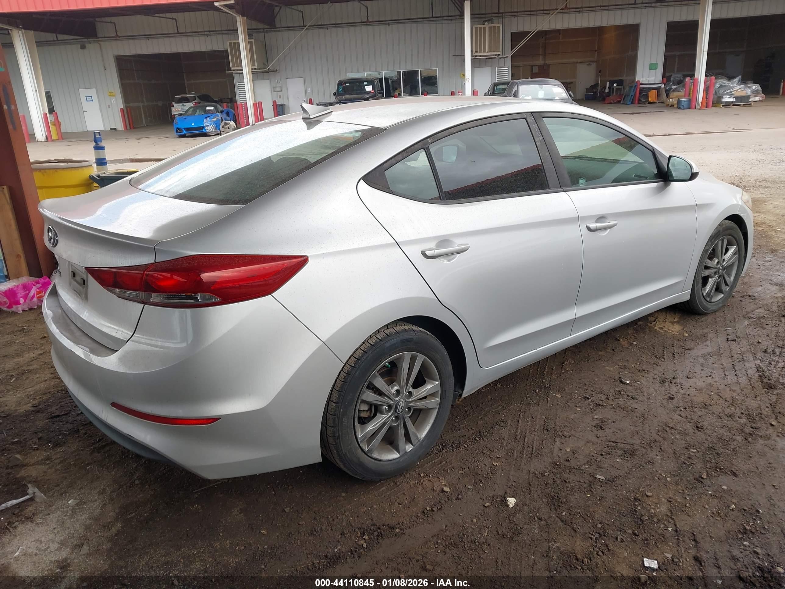 HYUNDAI ELANTRA image 4