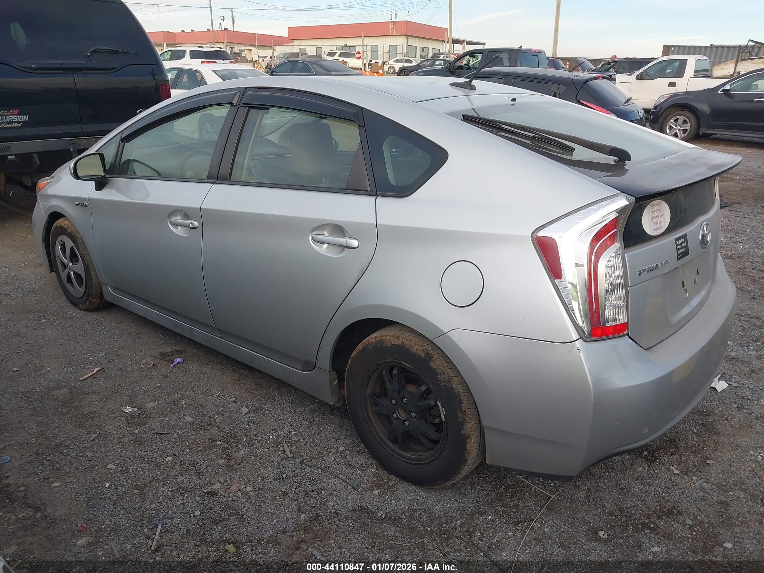 TOYOTA PRIUS image 3