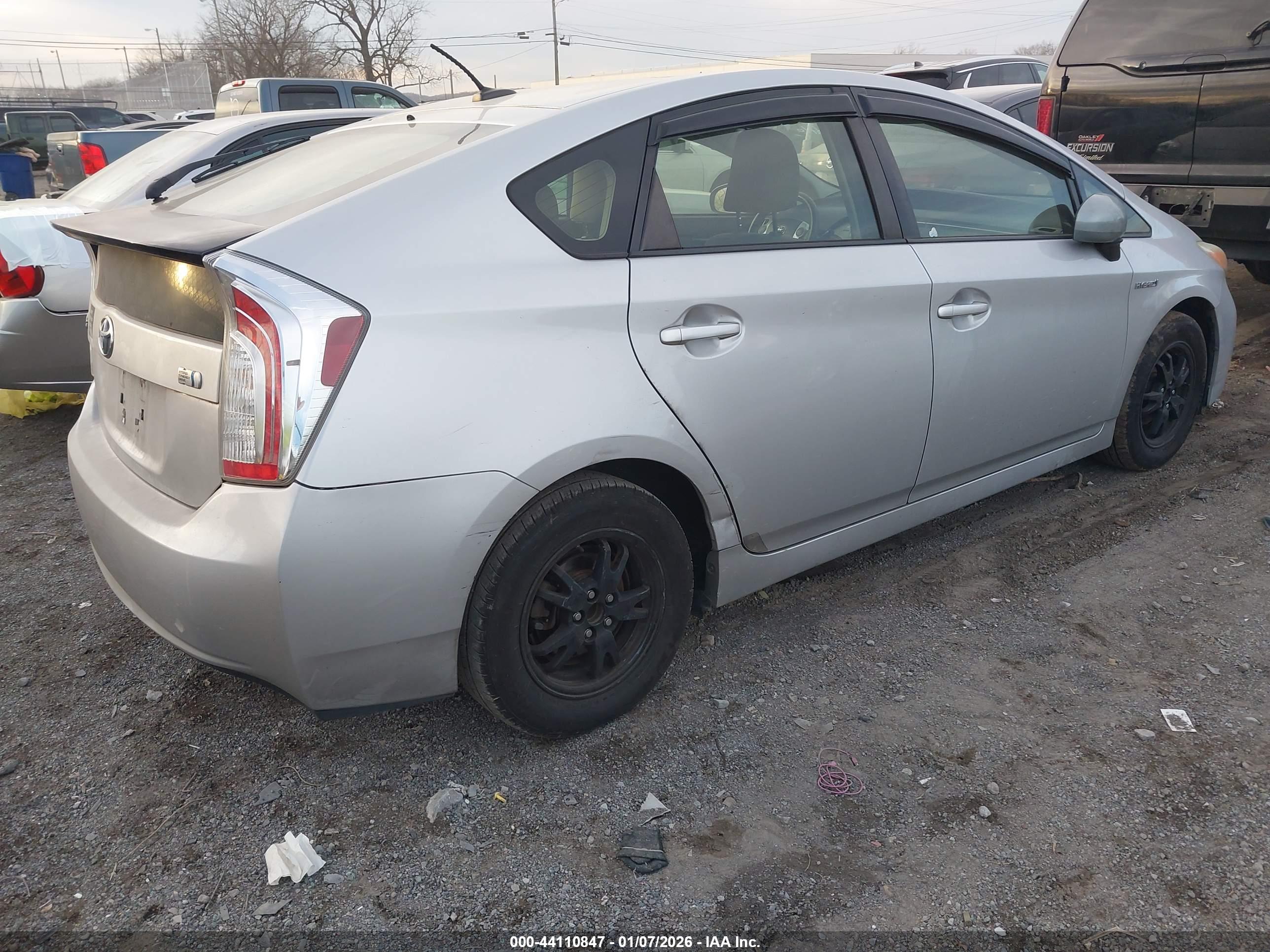 TOYOTA PRIUS image 4