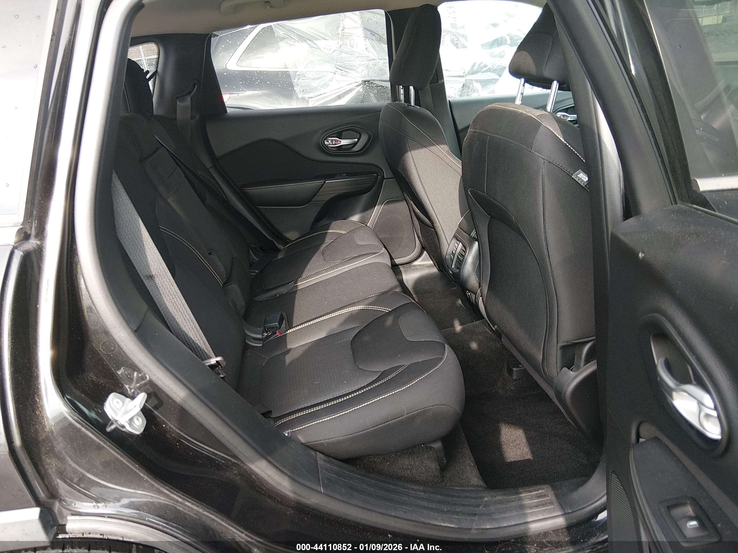 JEEP CHEROKEE image 8