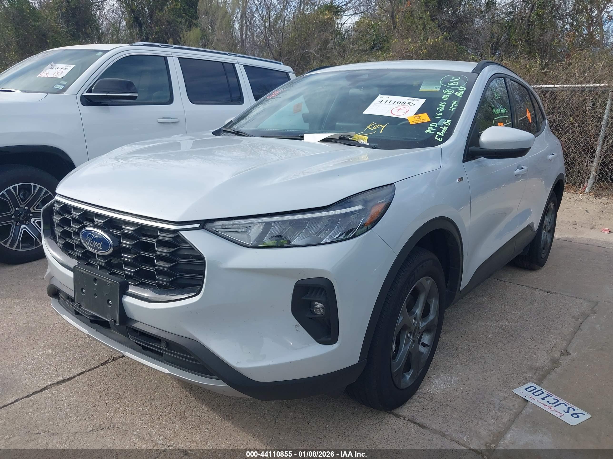 FORD ESCAPE image 2