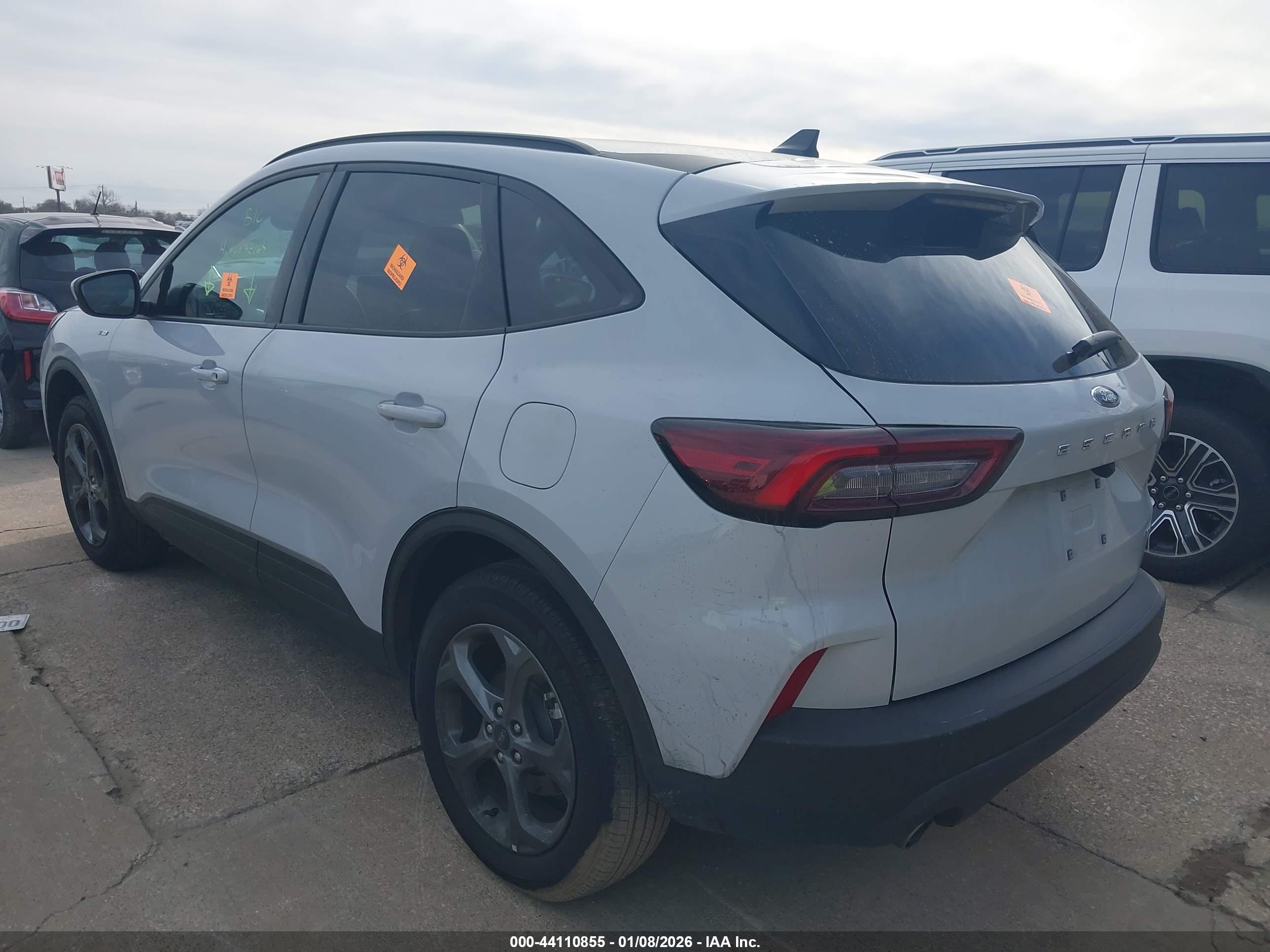 FORD ESCAPE image 3