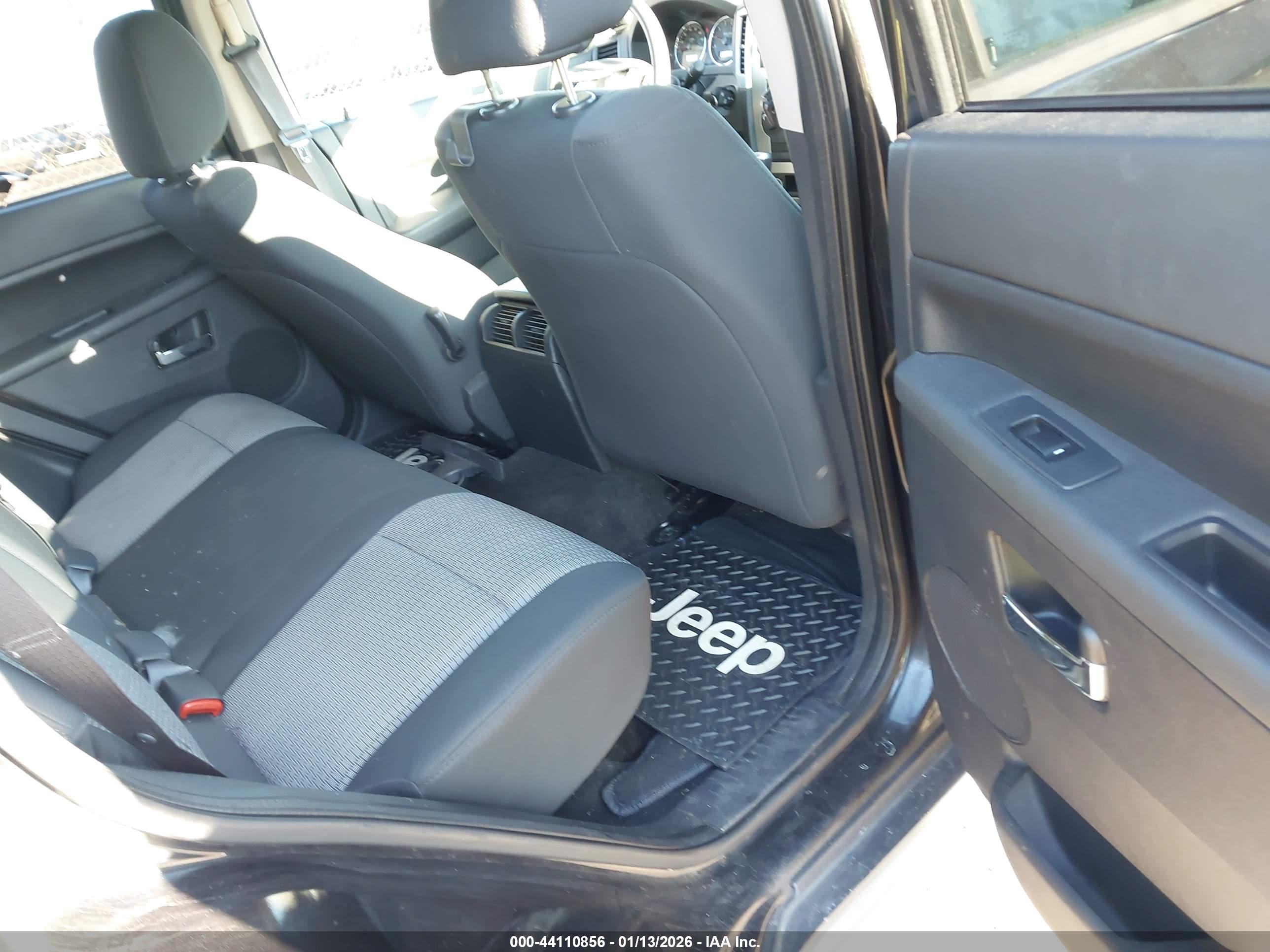 JEEP GRAND image 8