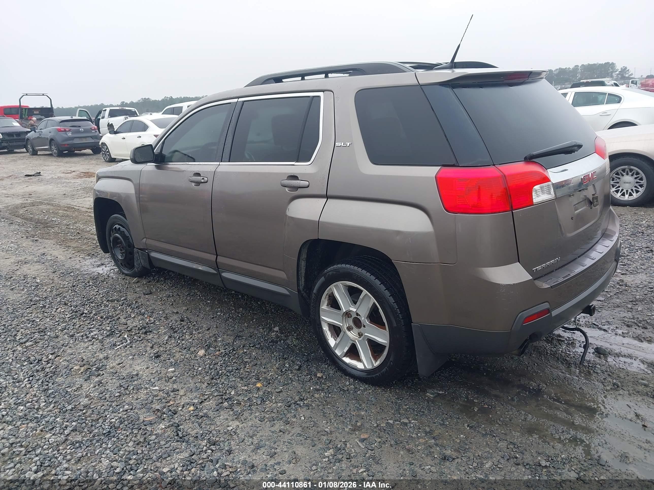 GMC TERRAIN image 3