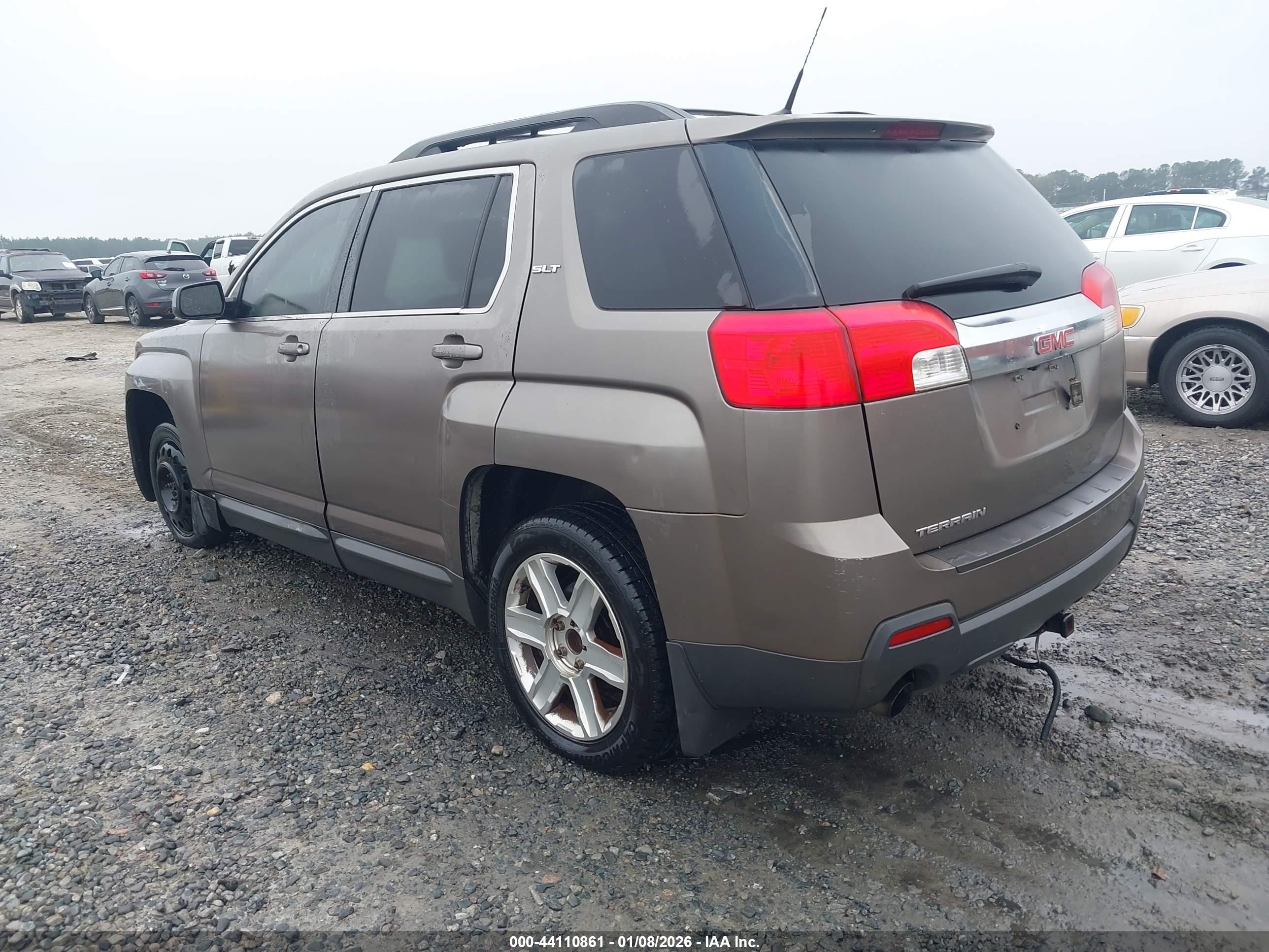 GMC TERRAIN image 6