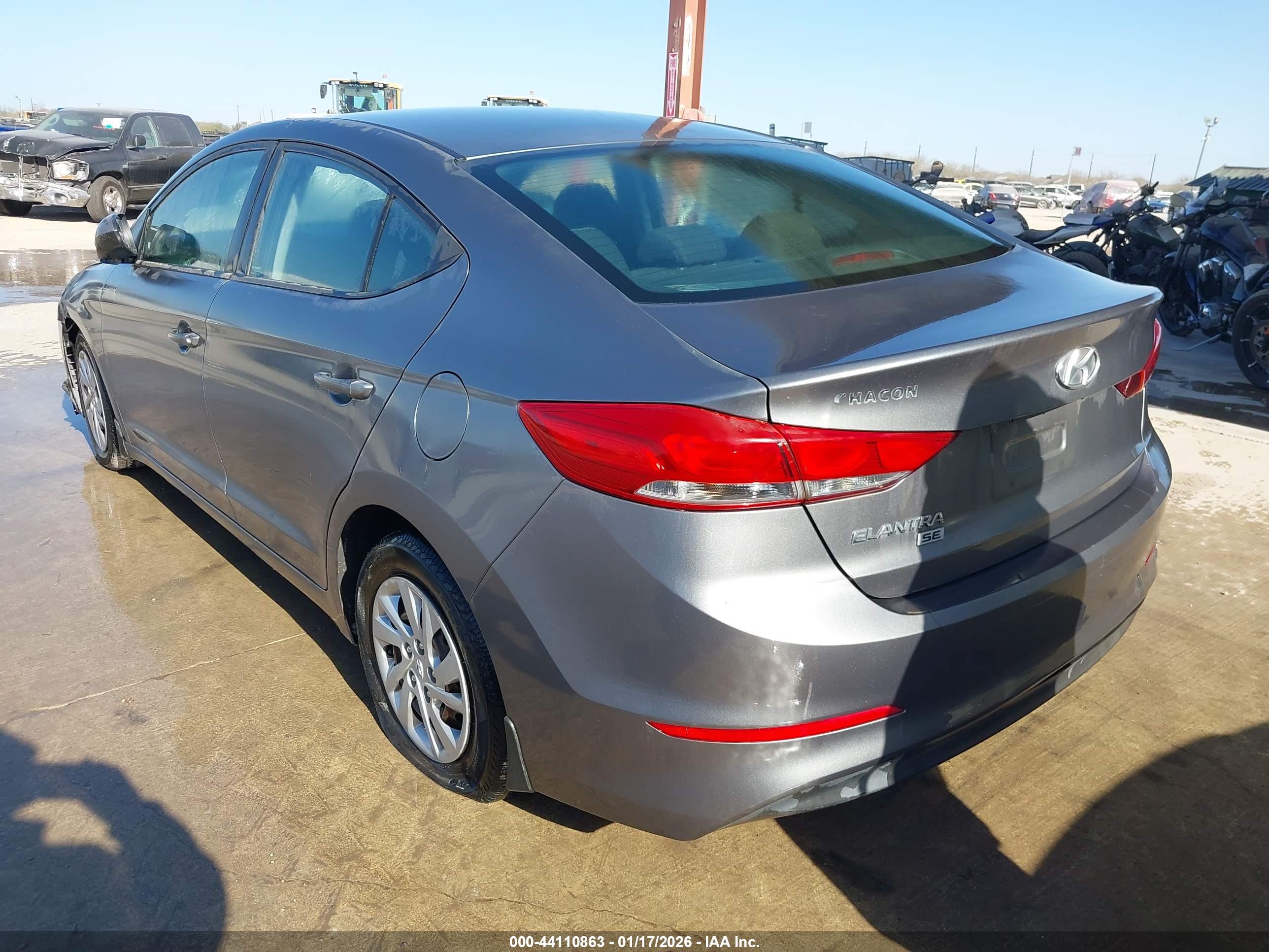 HYUNDAI ELANTRA image 3