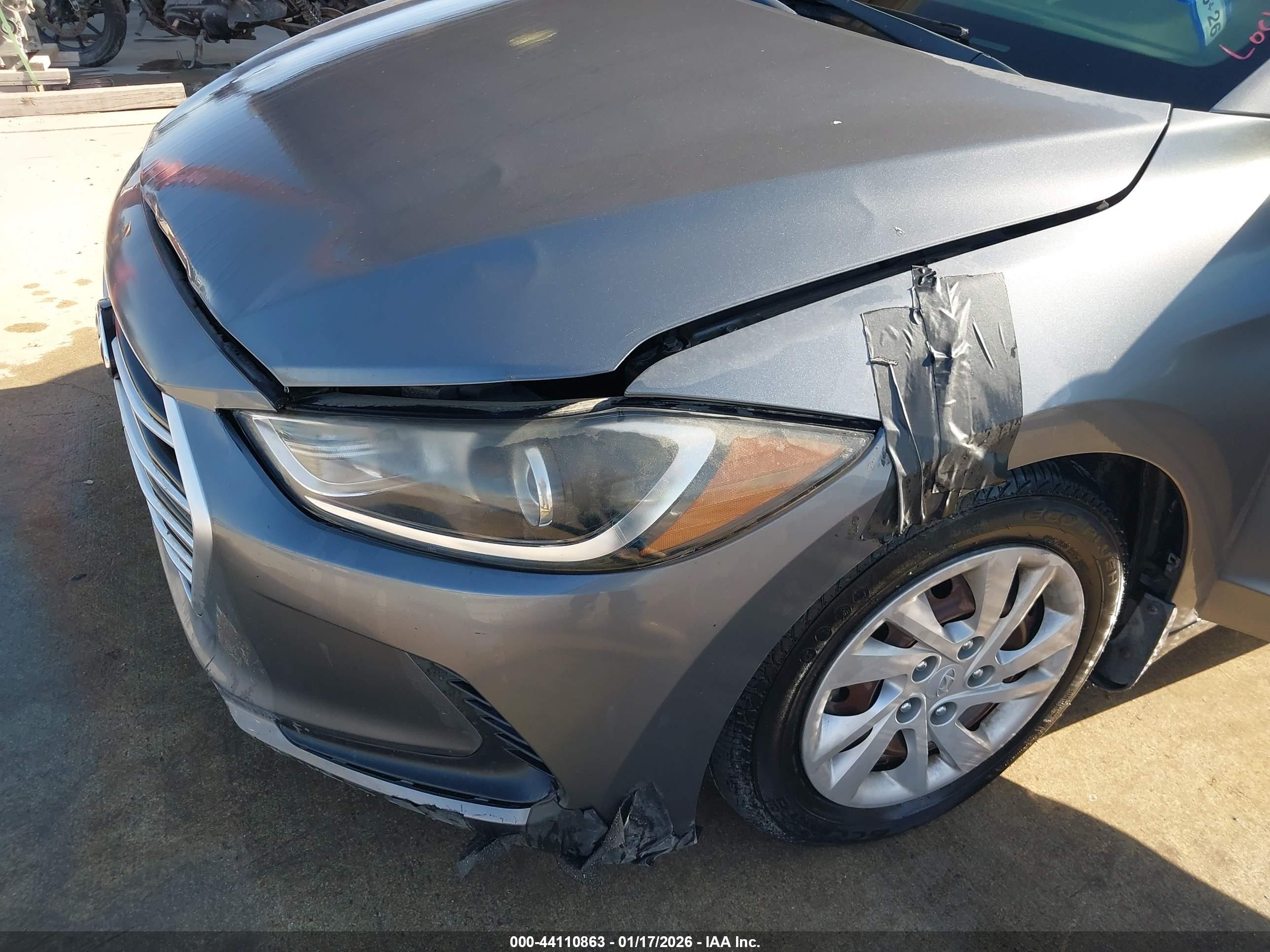 HYUNDAI ELANTRA image 6