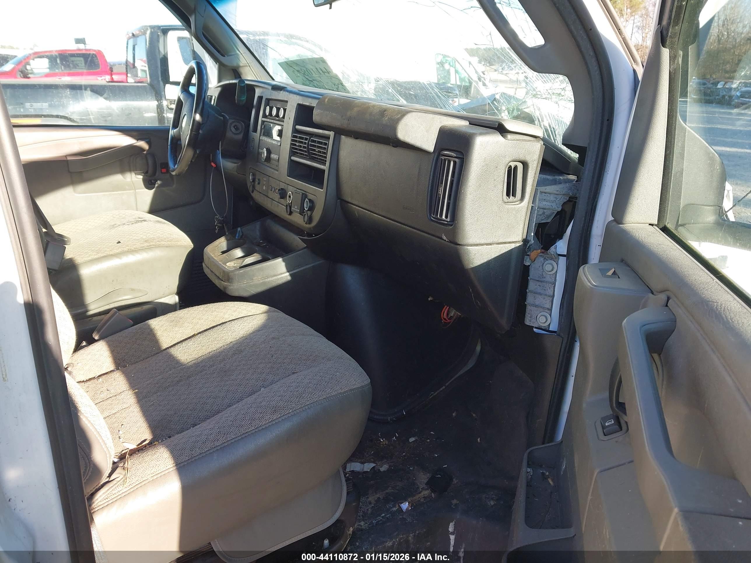 CHEVROLET EXPRESS image 8