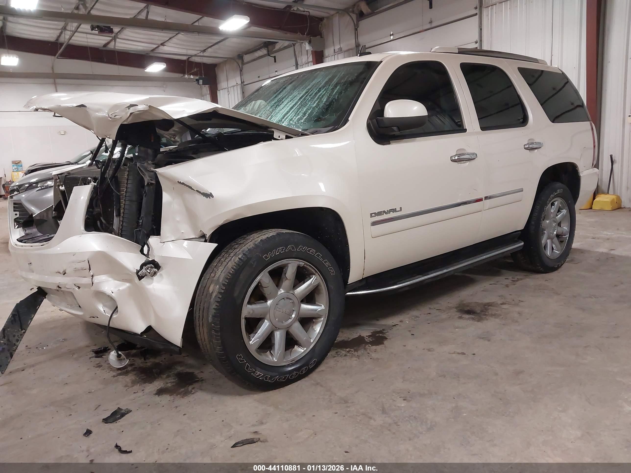 GMC YUKON image 2