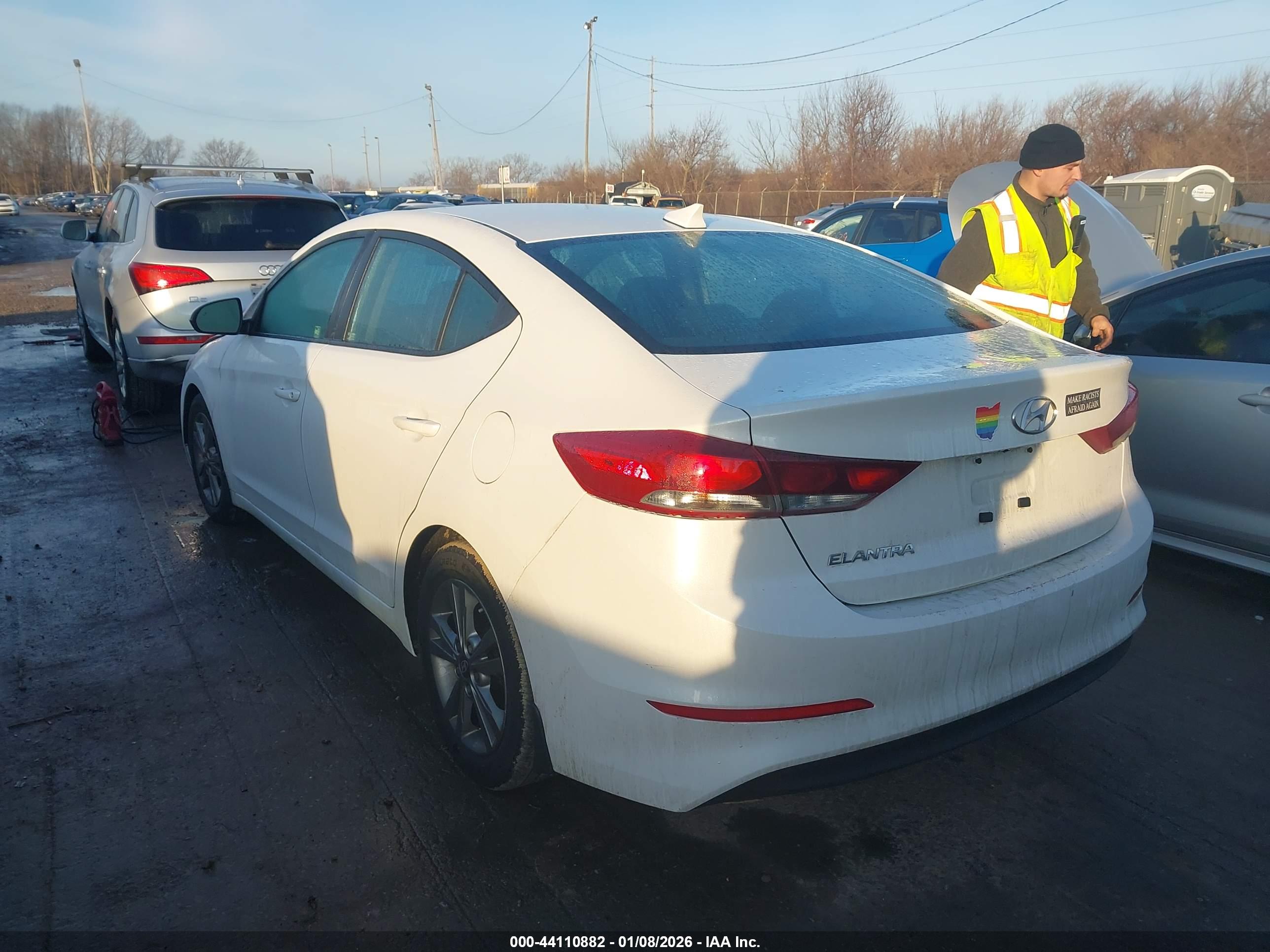 HYUNDAI ELANTRA image 3