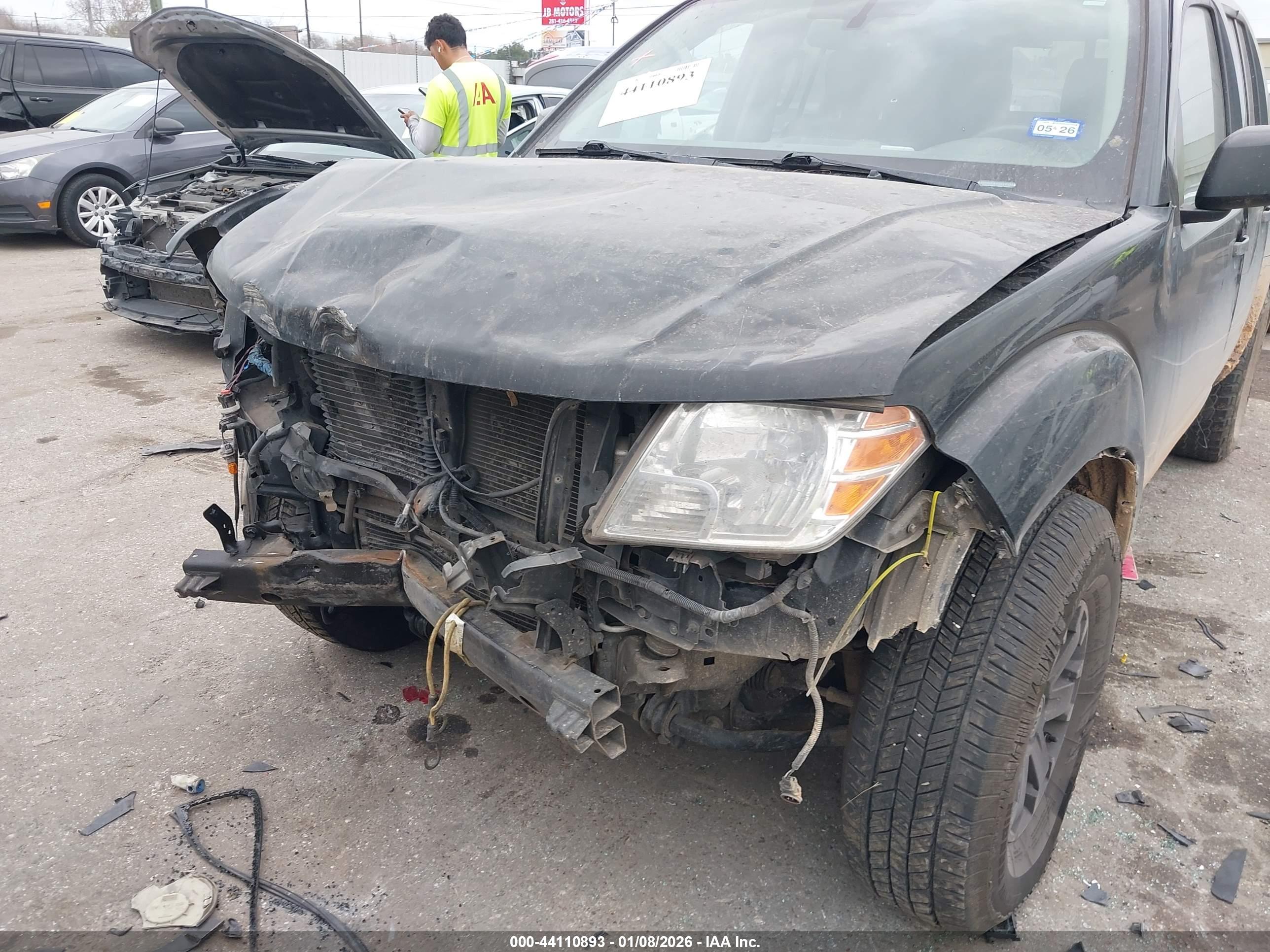 NISSAN FRONTIER image 6
