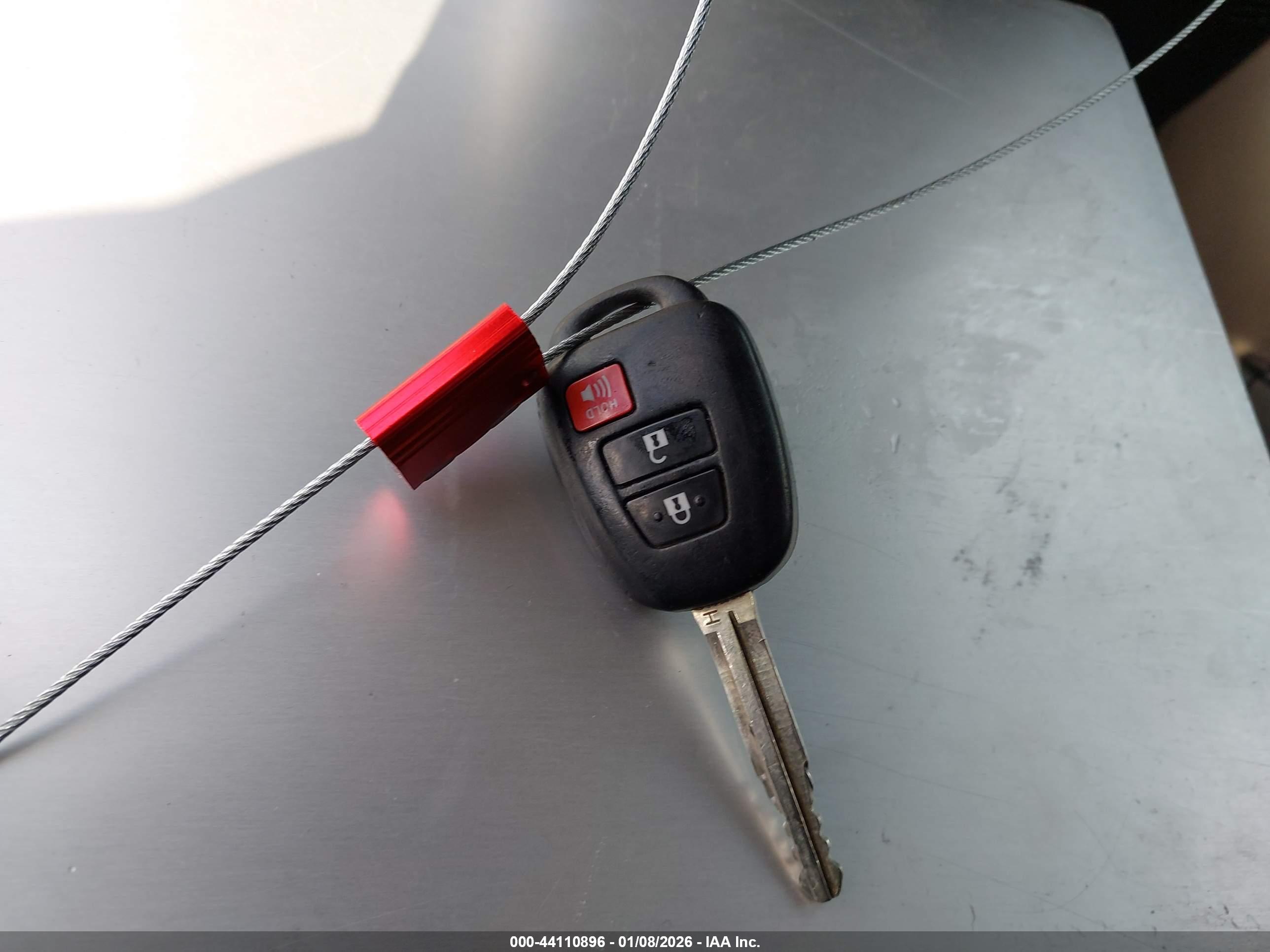 TOYOTA RAV4 image 11