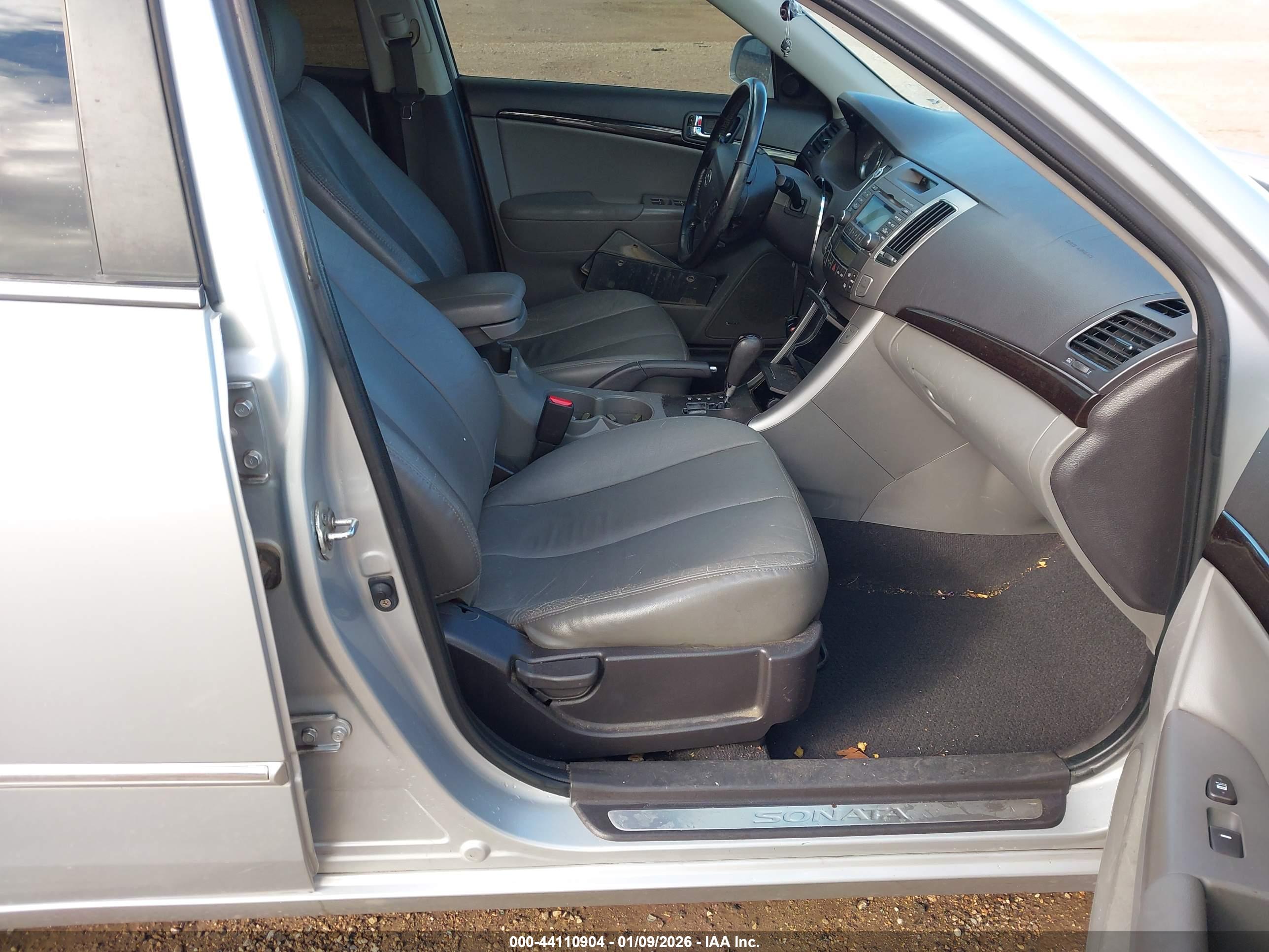 HYUNDAI SONATA image 5
