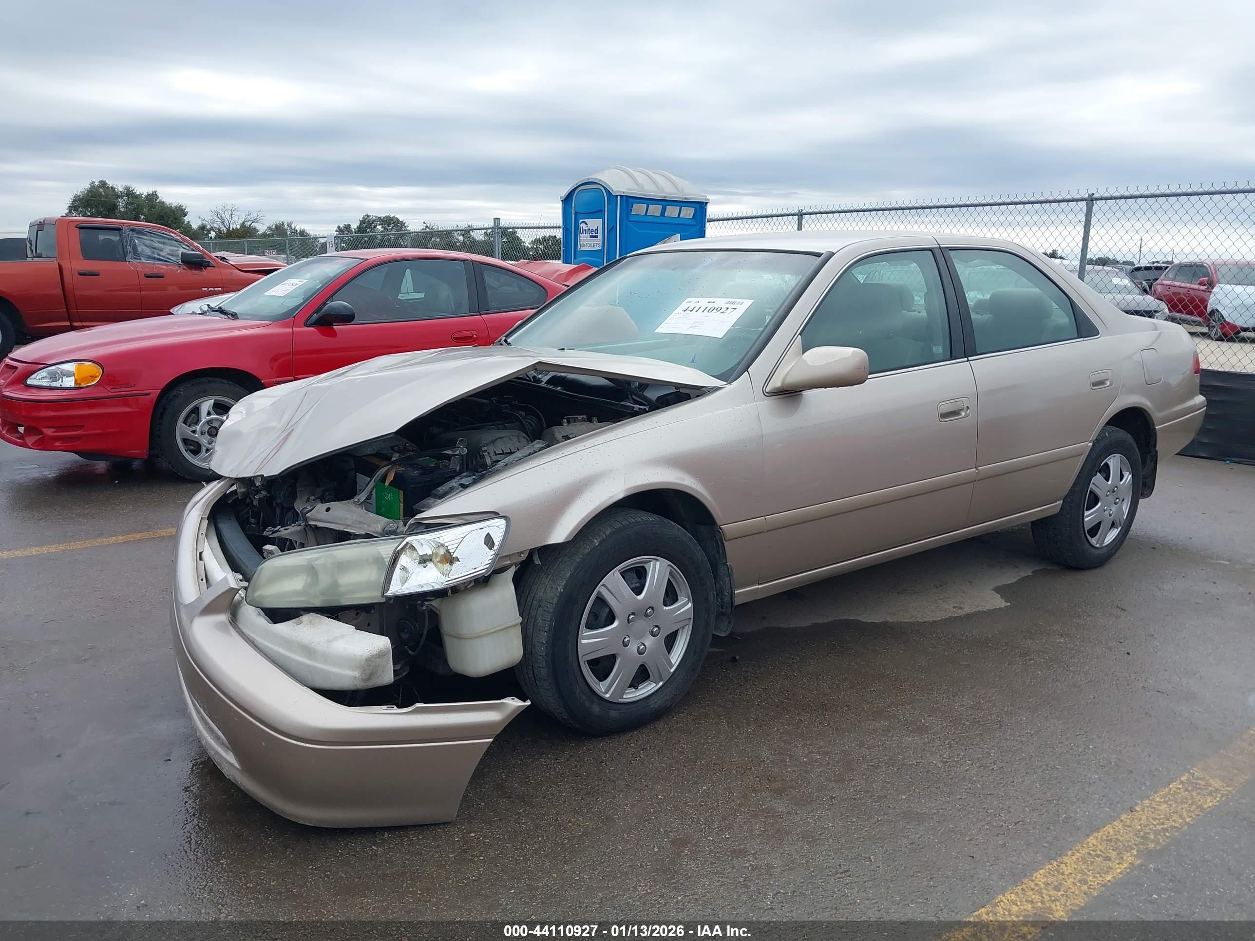 TOYOTA CAMRY image 2