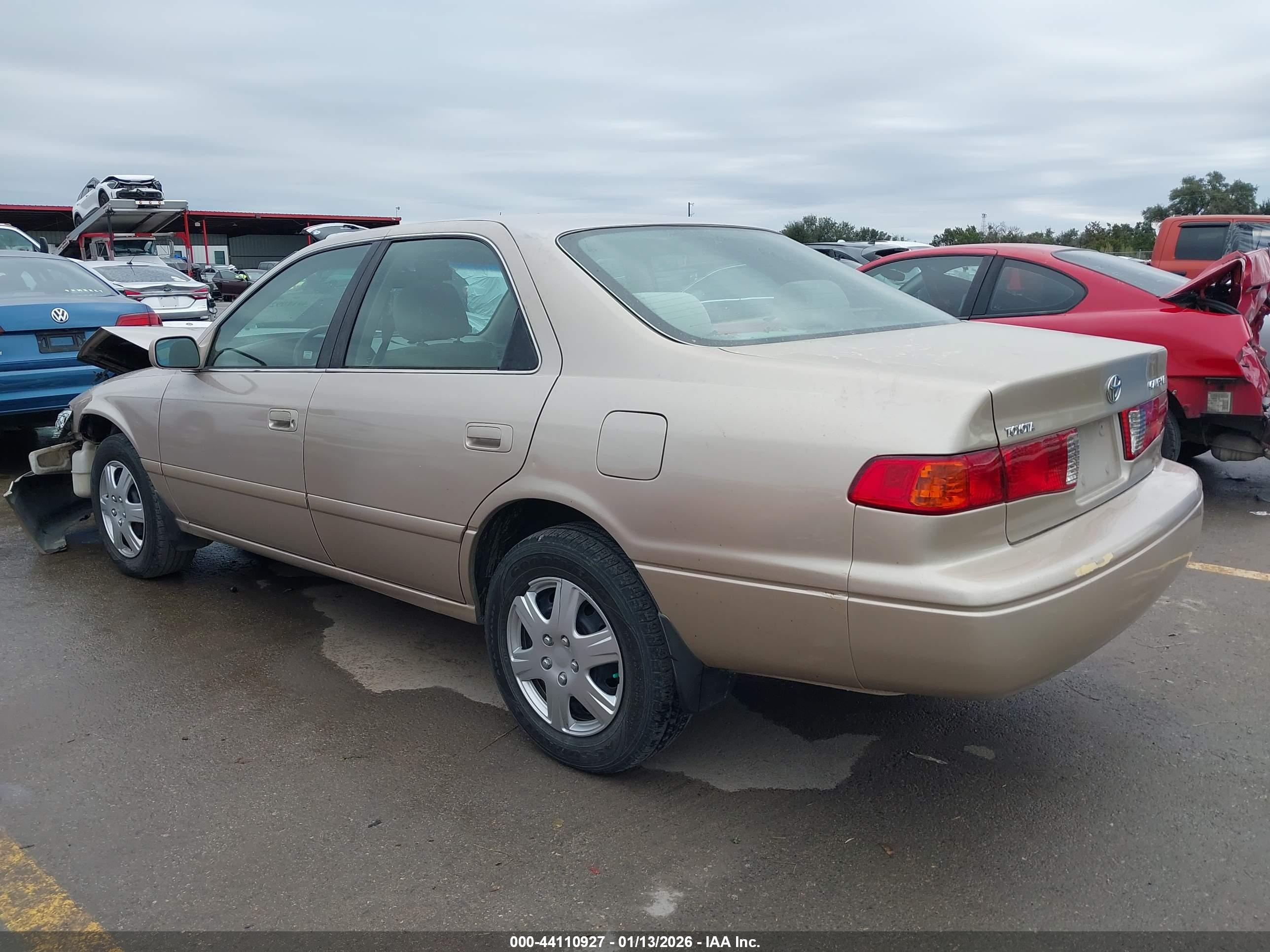 TOYOTA CAMRY image 3