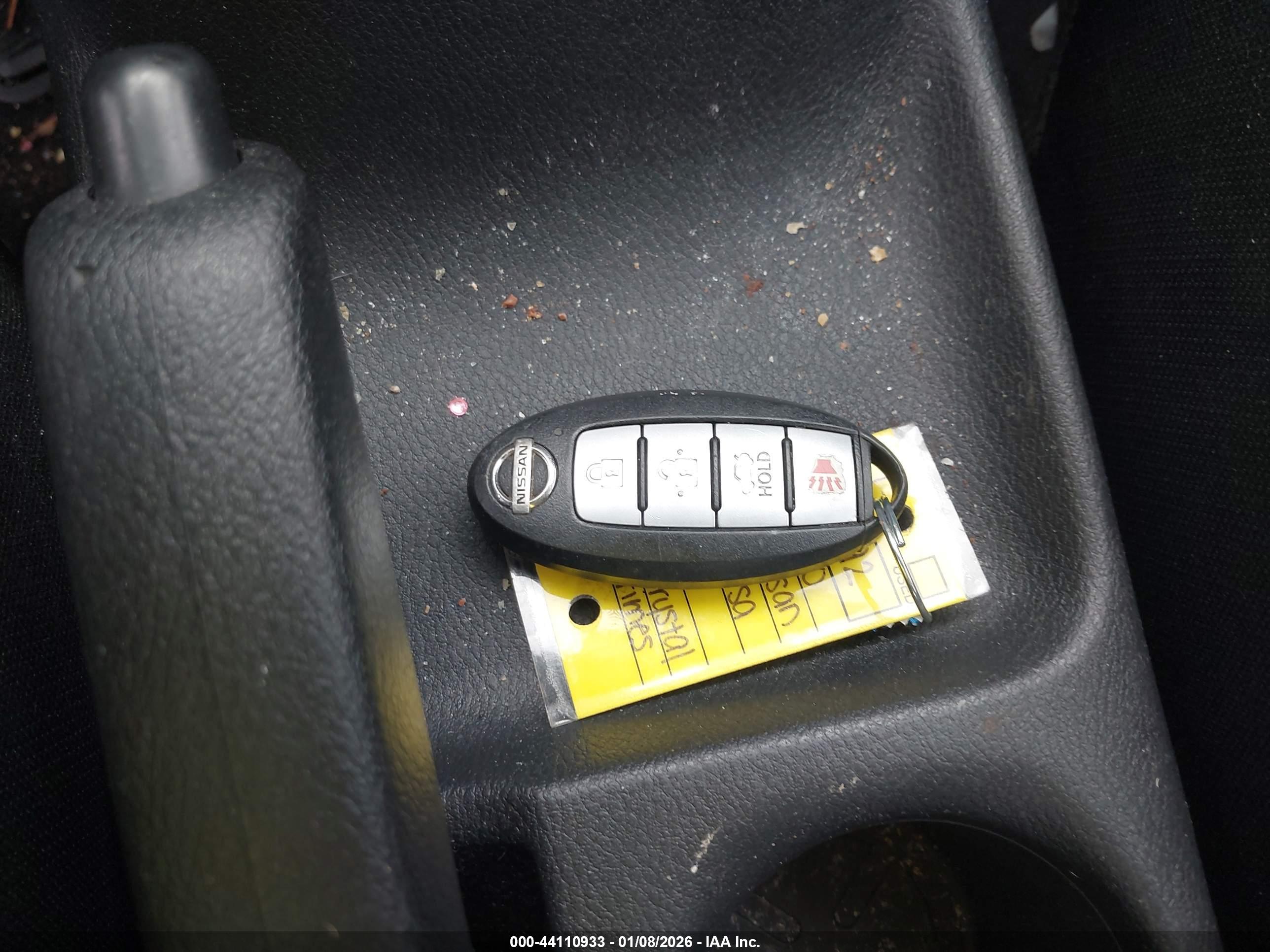 NISSAN VERSA image 11