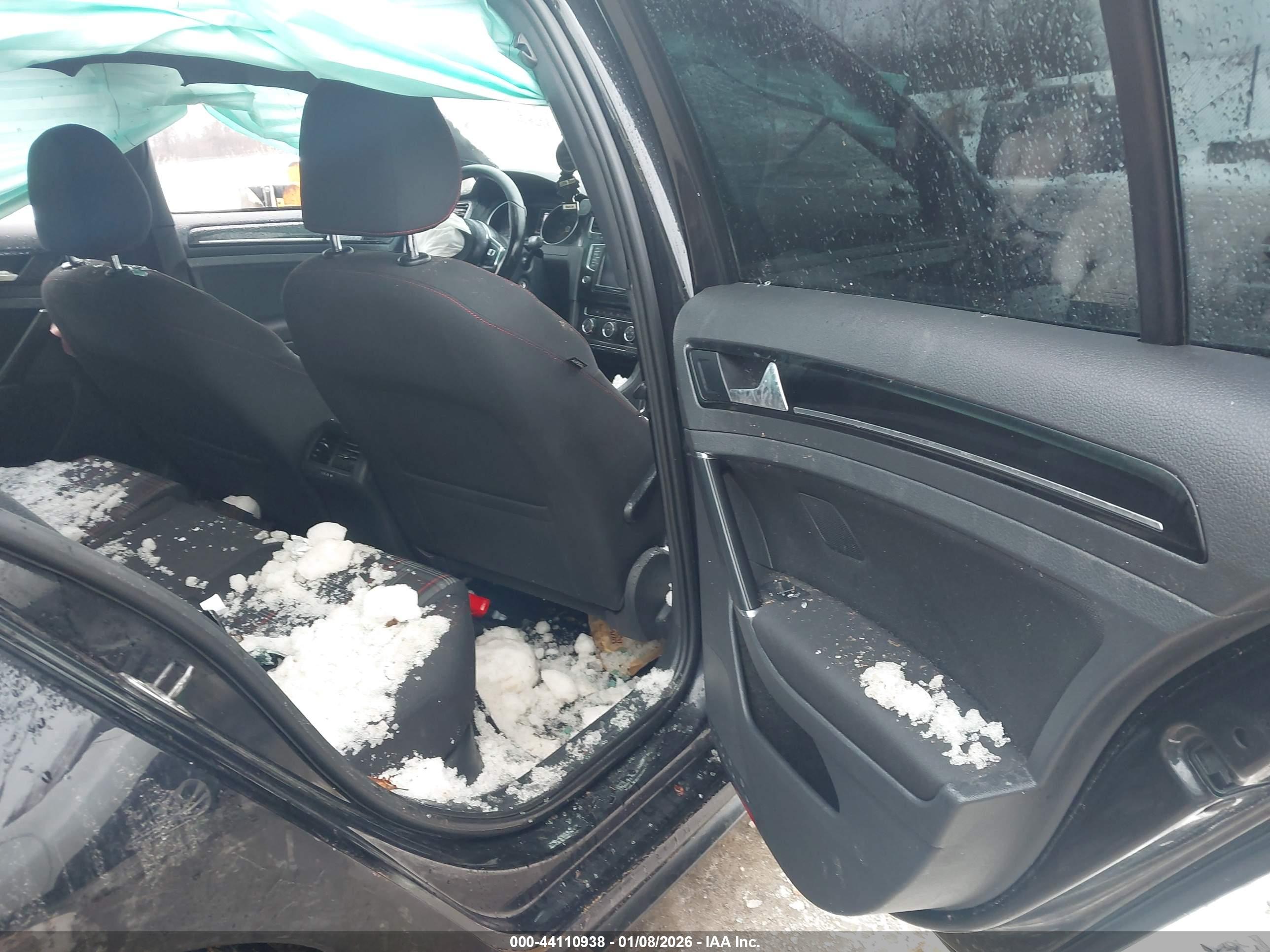 VOLKSWAGEN GOLF image 8