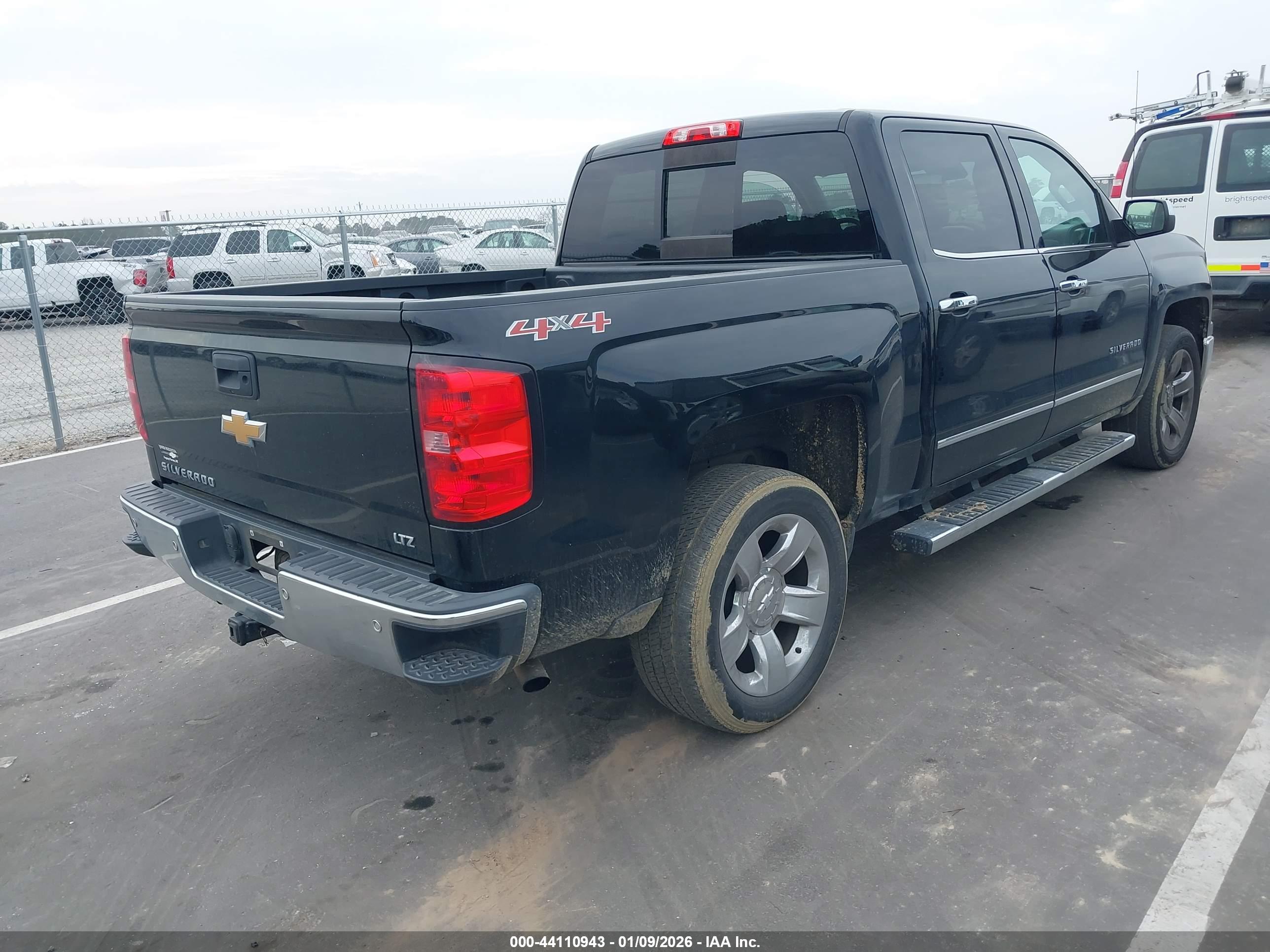 CHEVROLET SILVERADO image 4