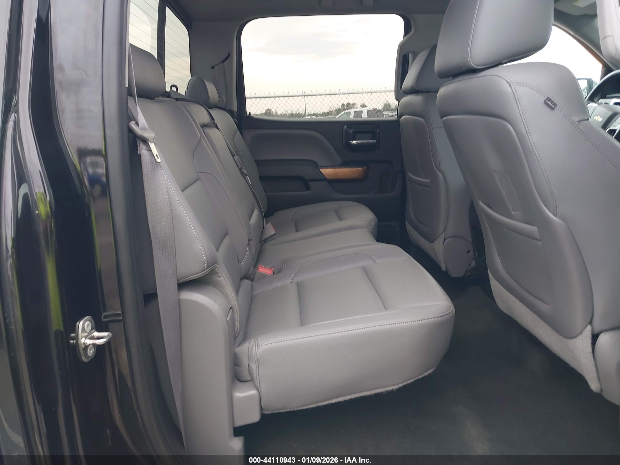 CHEVROLET SILVERADO image 8