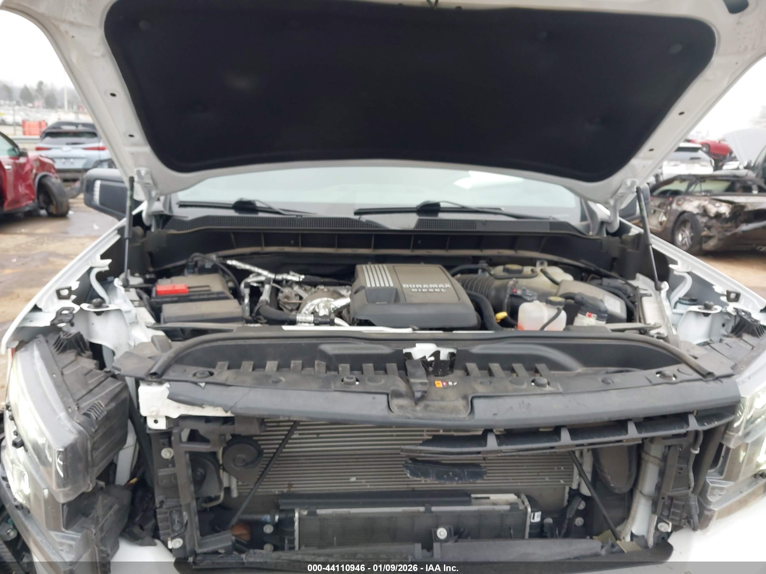 CHEVROLET SILVERADO image 10