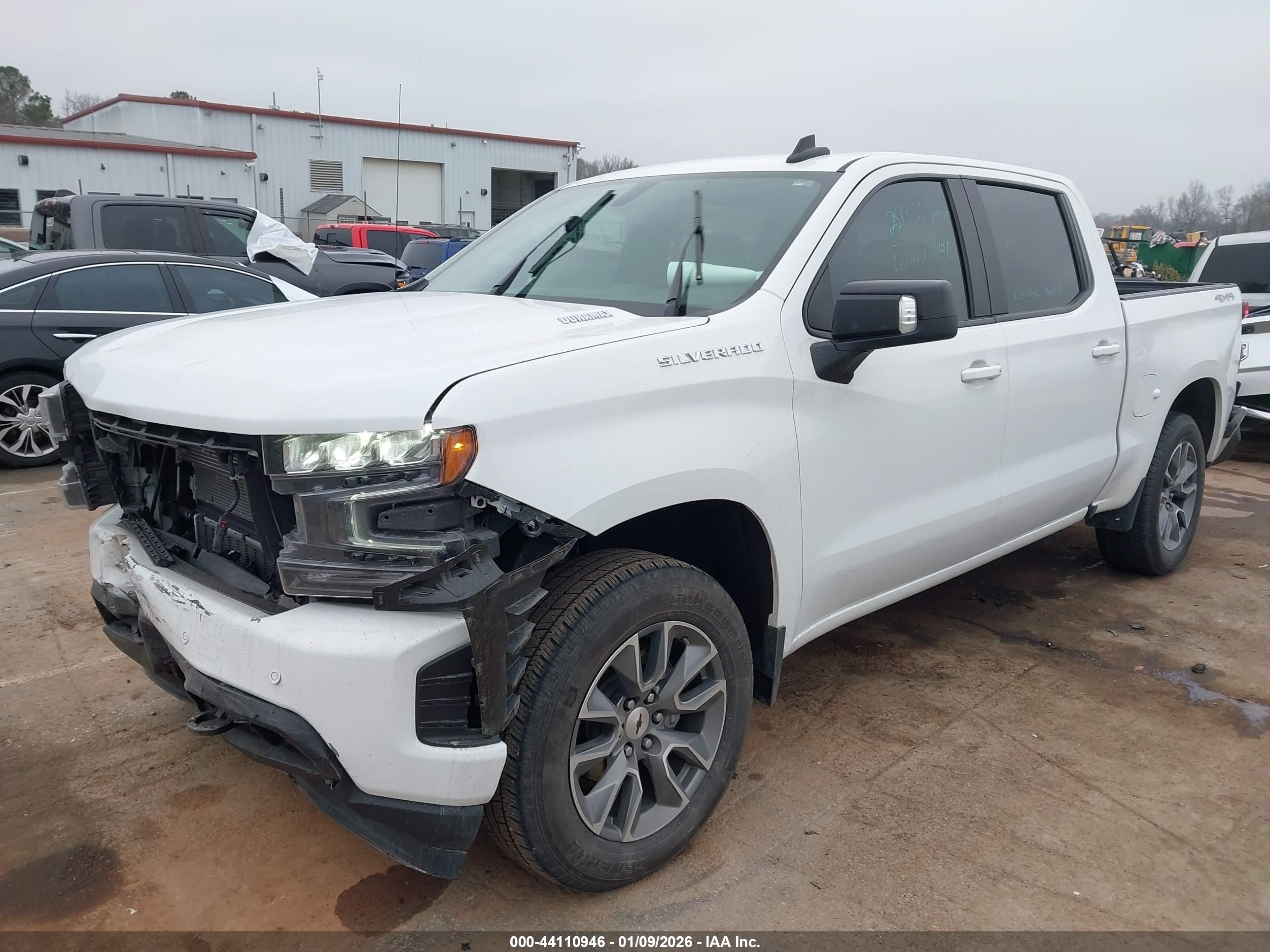 CHEVROLET SILVERADO image 2